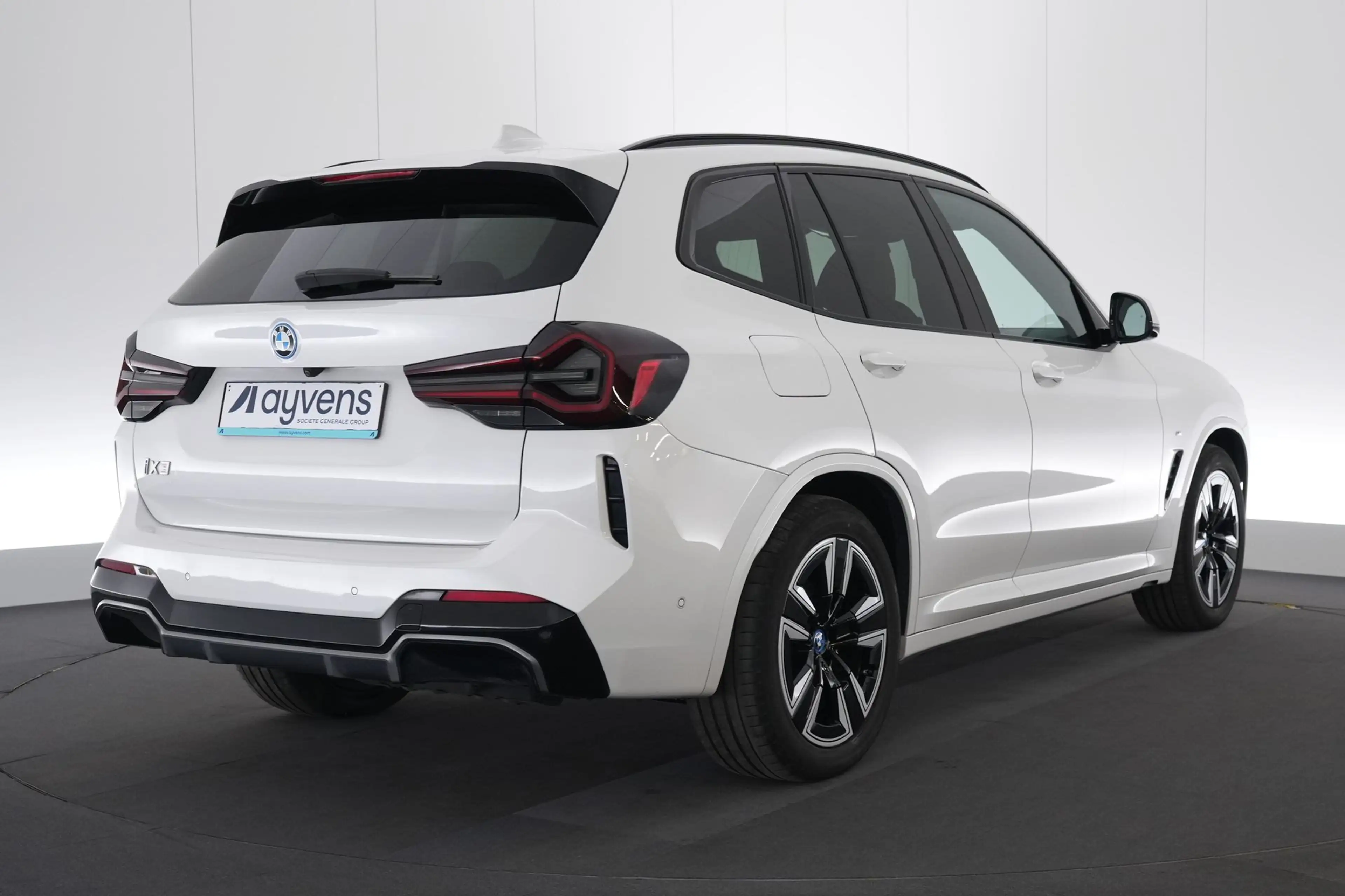 BMW iX3 80 kWh LEDER/CUIR LED GPS PDC CAM Pano BLIS Verw. — photo 7