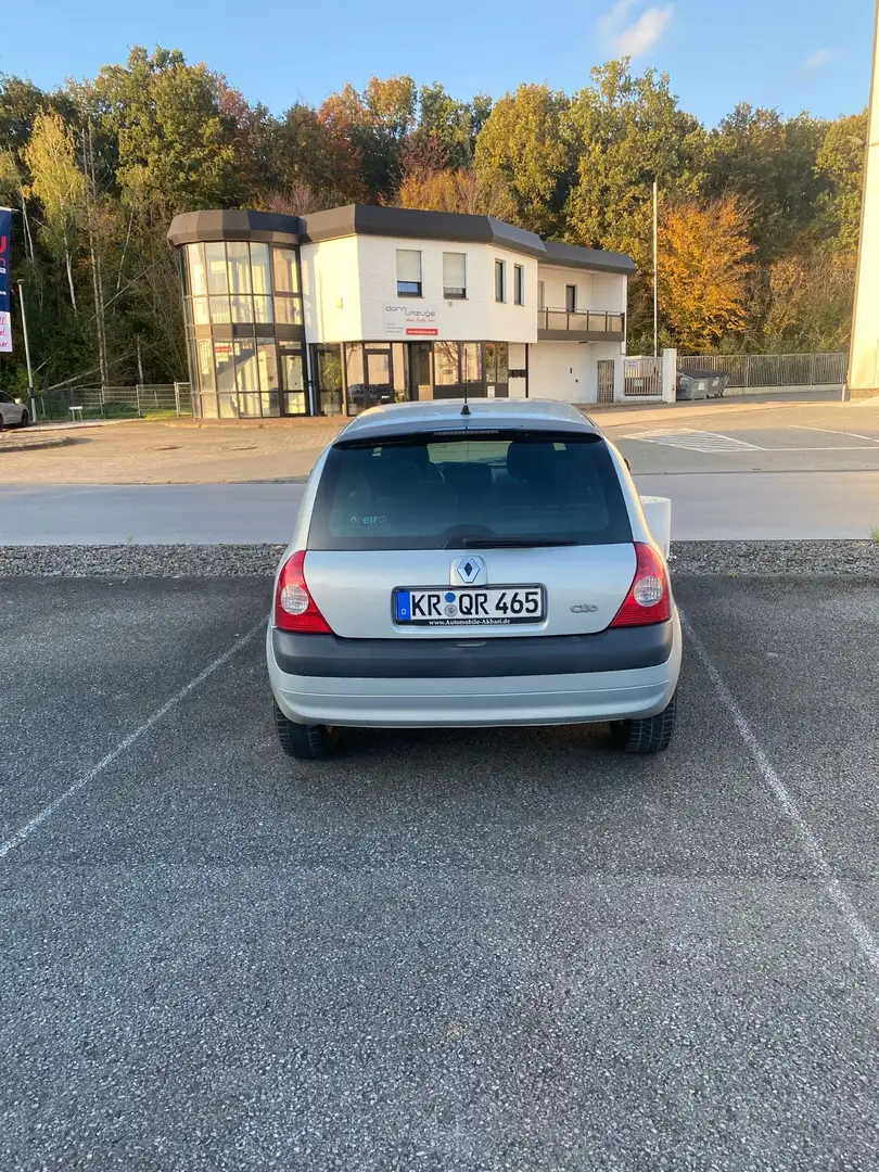 Renault Clio 1.2 16V Authentique - 1