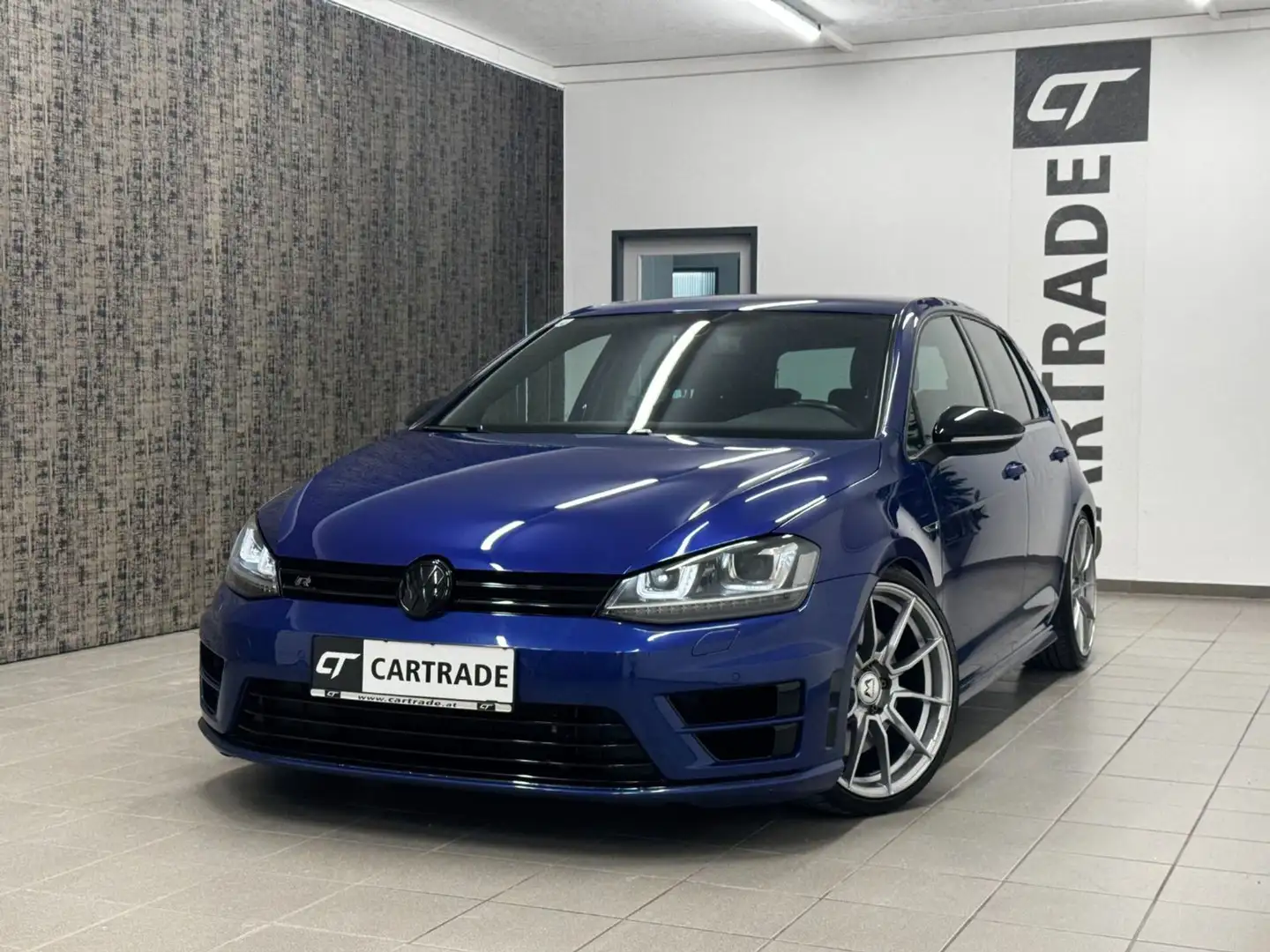 Volkswagen Golf R 2,0 TSI 4Motion Blau - 1