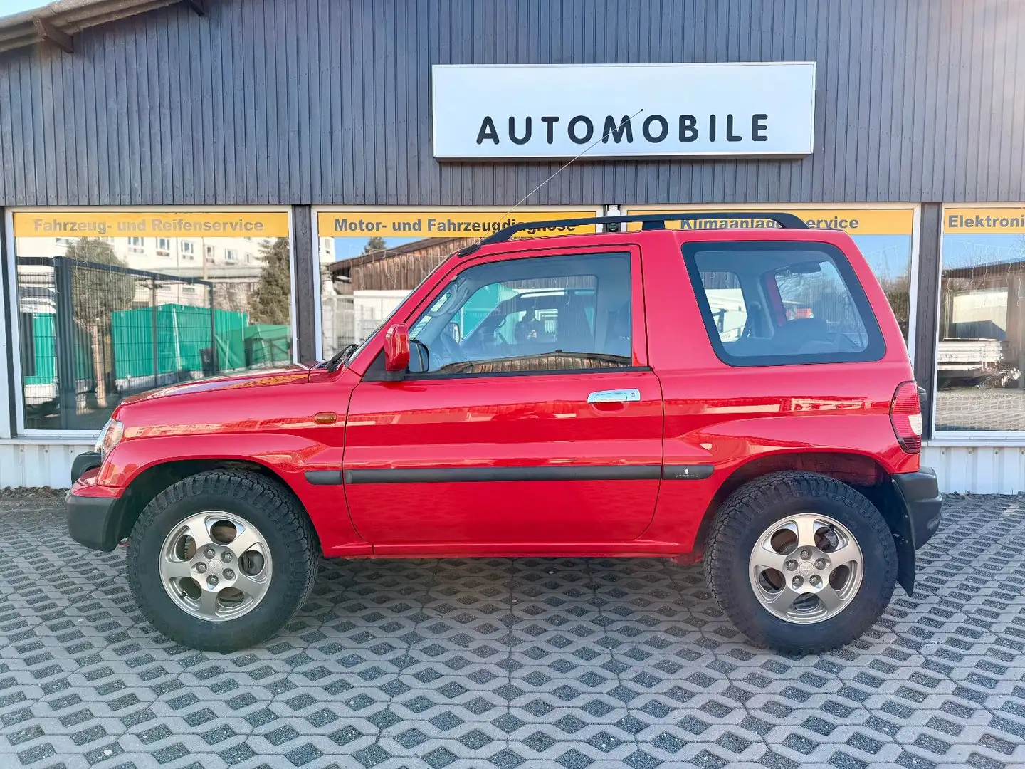 Mitsubishi Pajero Pinin 1,8 4x4 Klima 3-trg 70 TKM Rot - 2