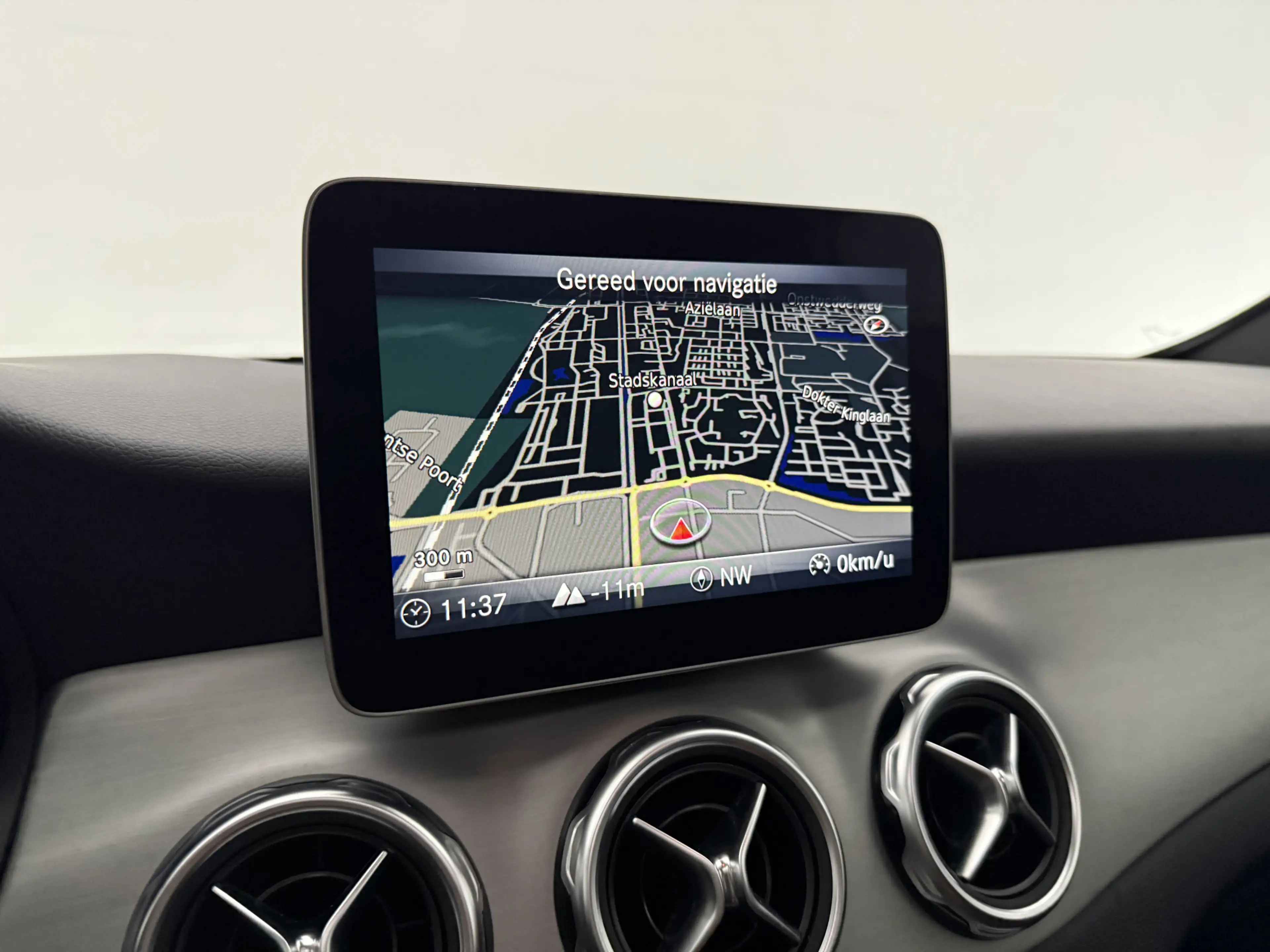 Mercedes-Benz GLA 180 | Pano | Camera | LED | Clima | Cruise | Keyless | — photo 24