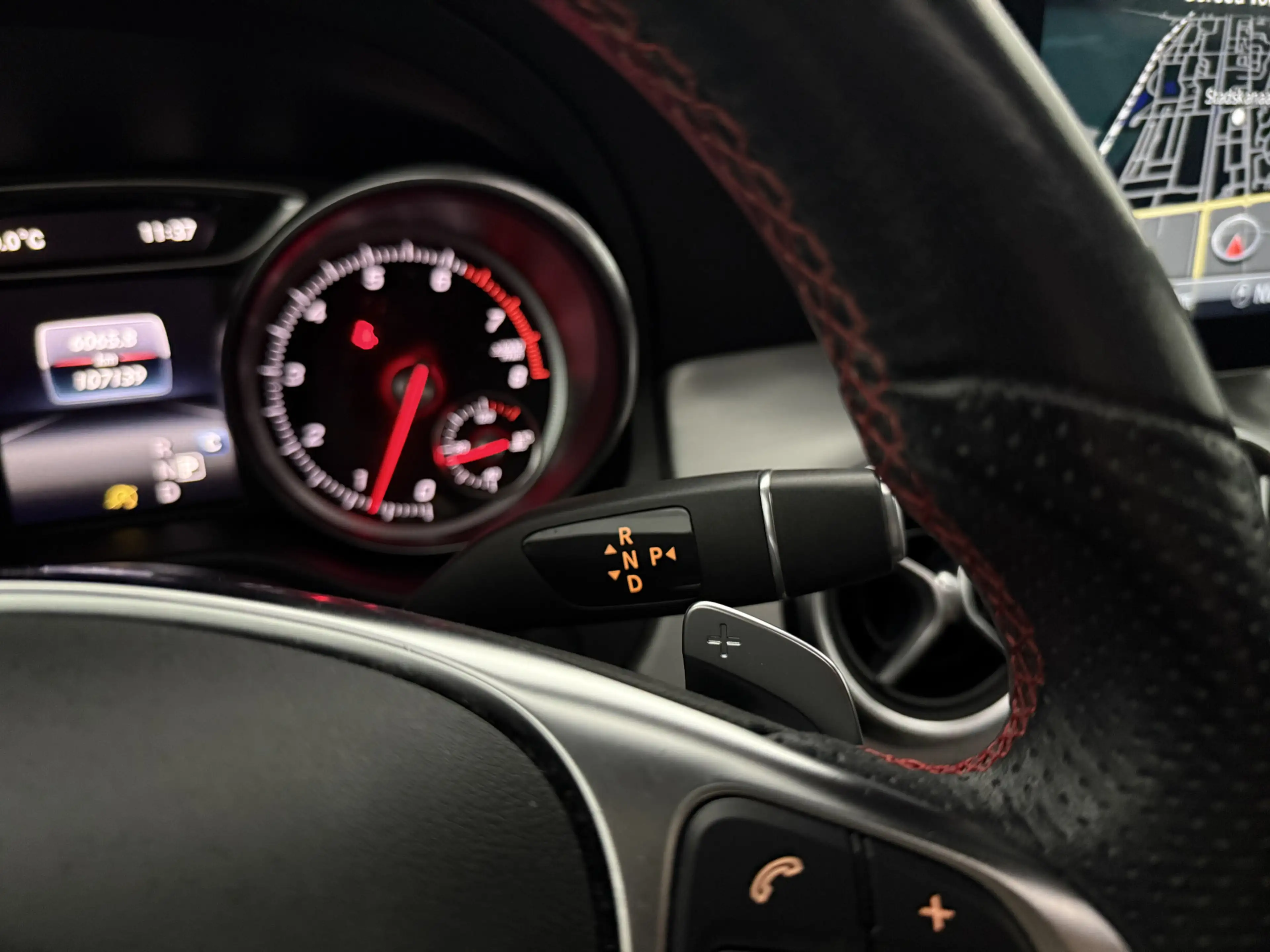 Mercedes-Benz GLA 180 | Pano | Camera | LED | Clima | Cruise | Keyless | — photo 31