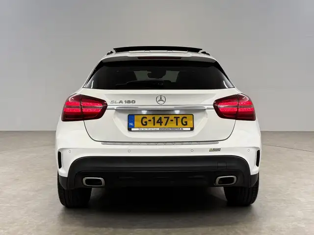 Mercedes-Benz GLA view 9