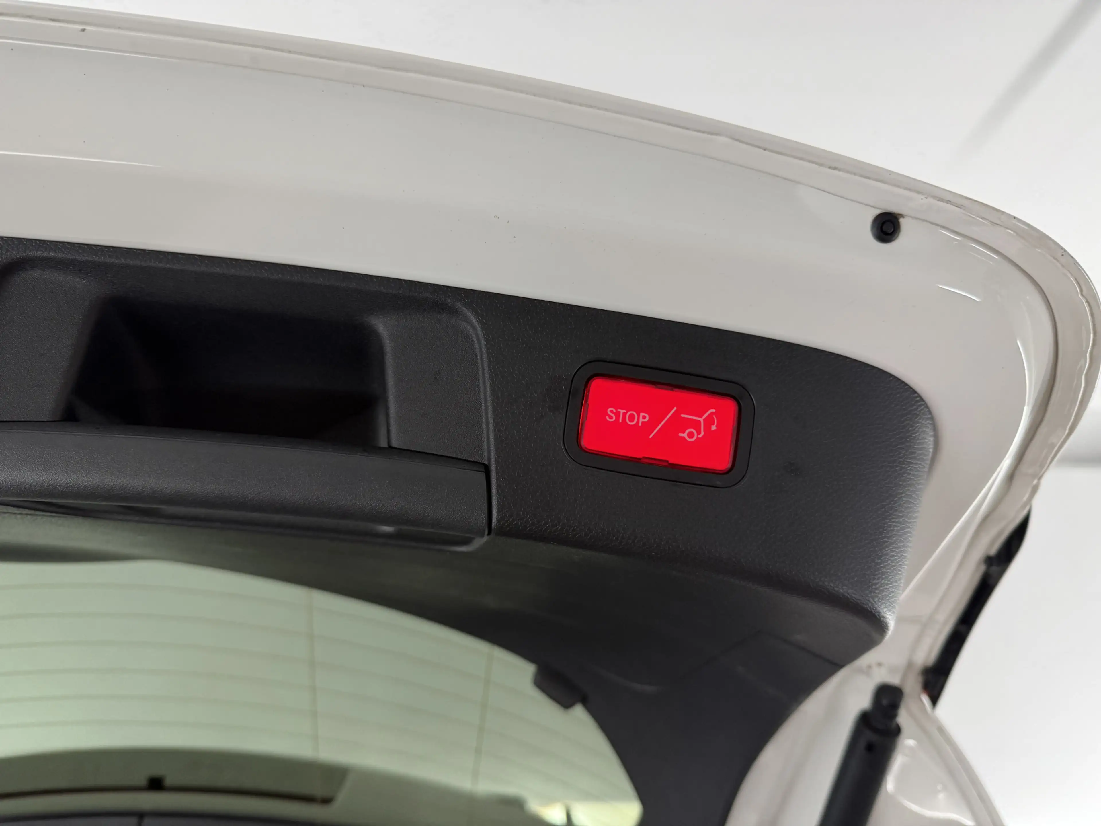 Mercedes-Benz GLA 180 | Pano | Camera | LED | Clima | Cruise | Keyless | — photo 44