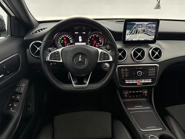 Mercedes-Benz GLA view 15