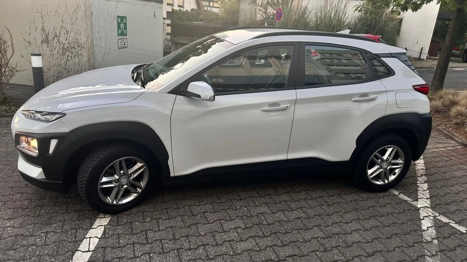 Hyundai KONA Kona 1.0 T-GDI Premium Weiß - 2