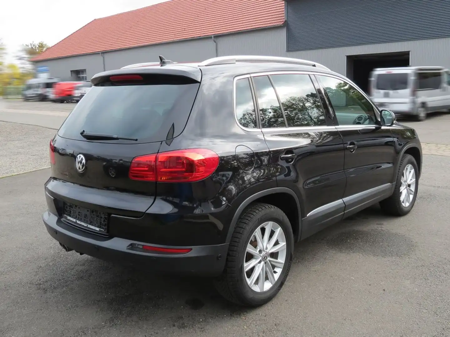 Volkswagen Tiguan Sport & Style BMT 4Mo Bi-Xenon Navi Leder AHK Noir - 2