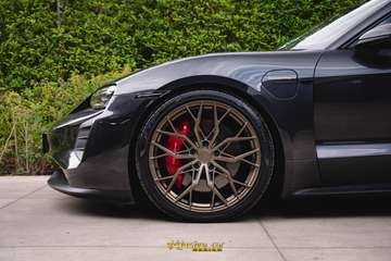 GTS Coupe 93.4 kWh /21''/Pano/Adaptive 18-w. Memory Seats/360°Cam/HUD/SportChrono/ACC/Keyless/