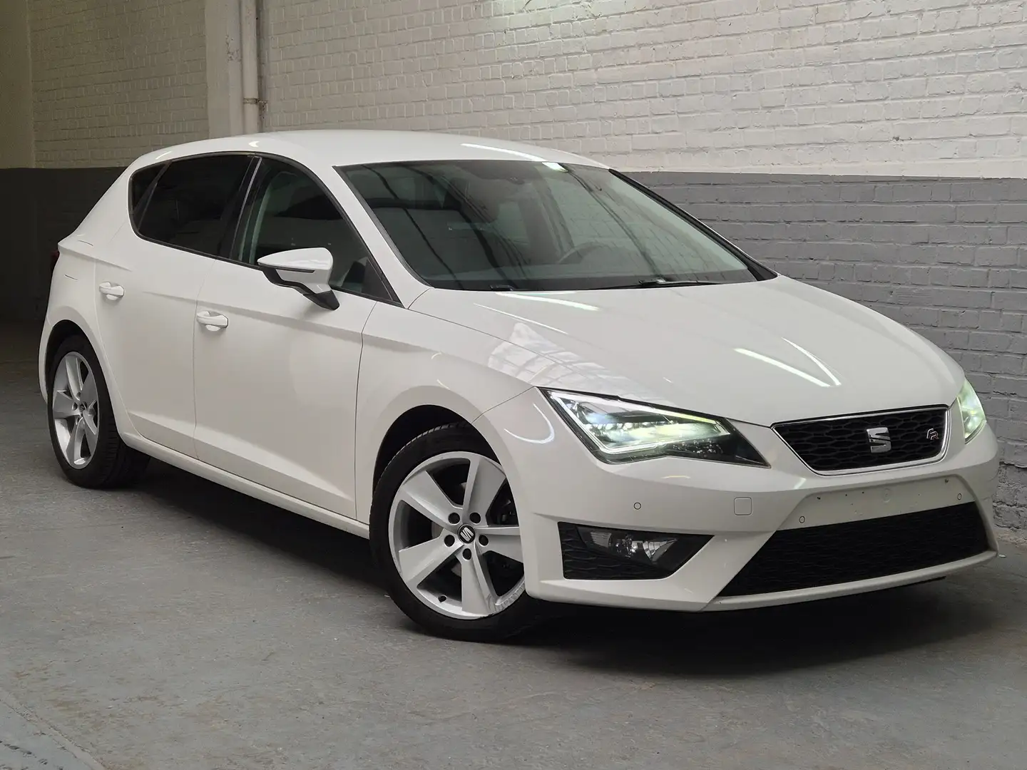 SEAT Leon Leon 1.4 TSI FR SPORT- SUPERBE ETAT !!! -GARANTIE Blanc - 1
