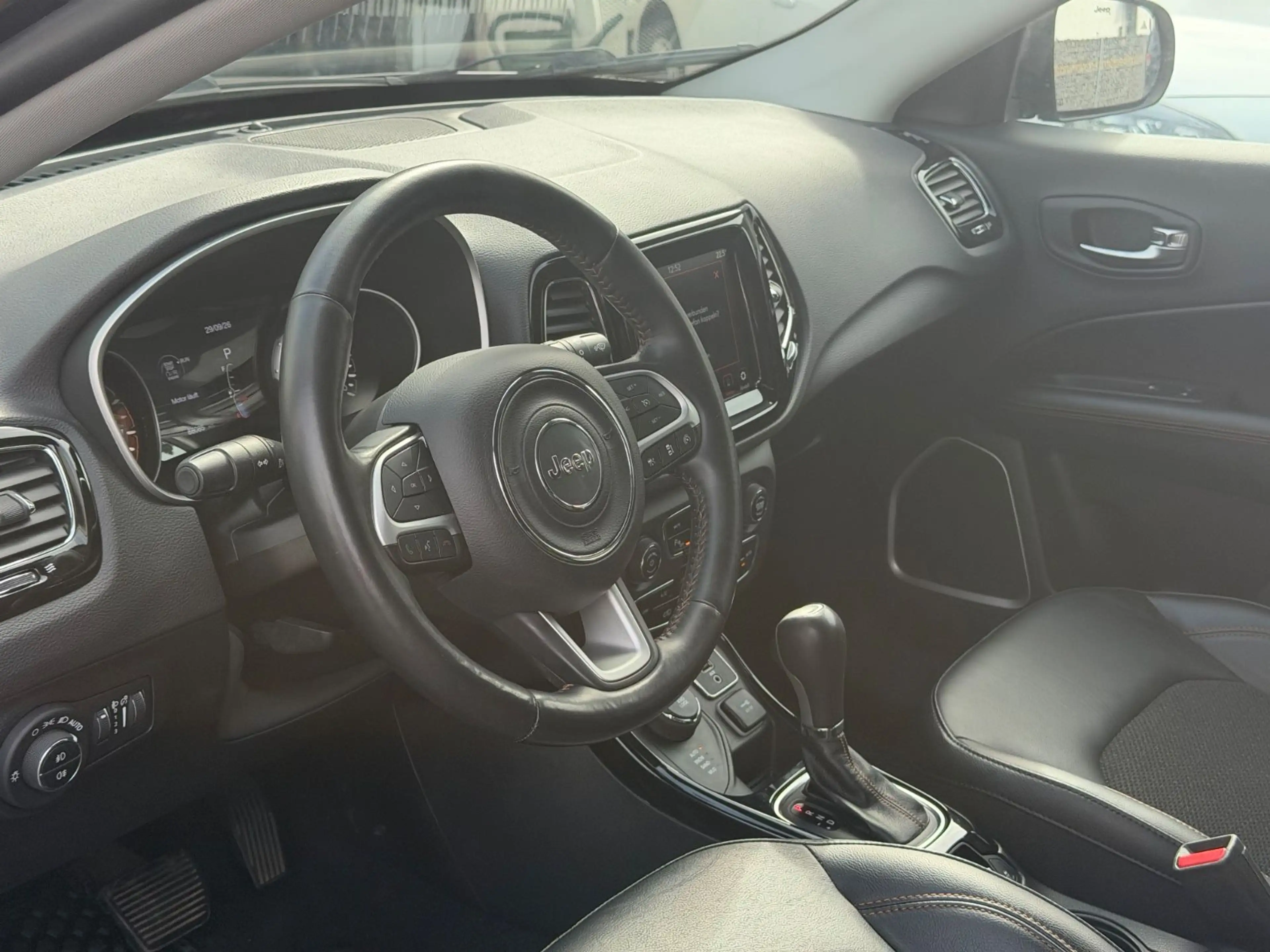 Jeep Compass Aut. 4WD*Wenig KM*Garantie*1.Hand* — photo 8