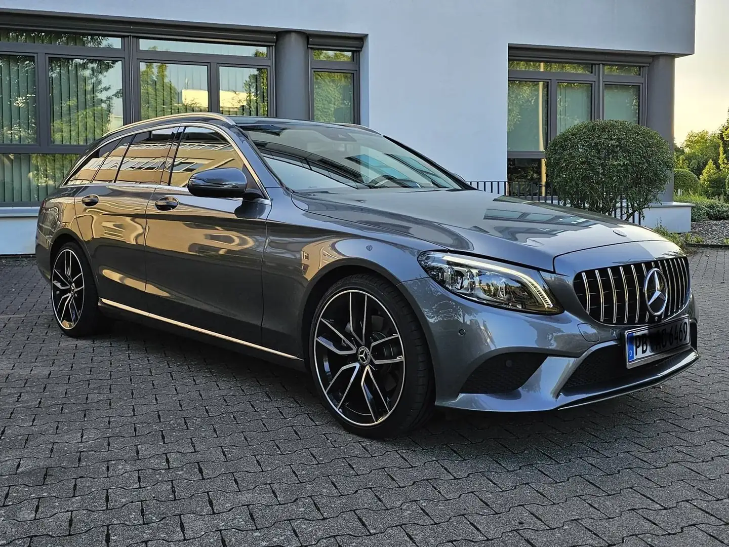 Mercedes-Benz C 220 C 220 d T 9G-TRONIC Avantgarde Grau - 2
