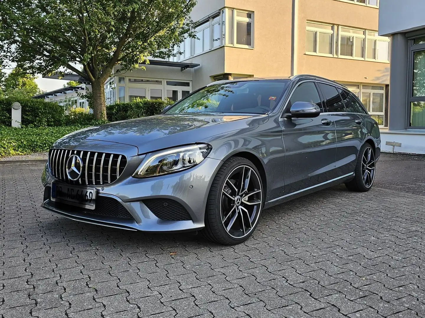 Mercedes-Benz C 220 C 220 d T 9G-TRONIC Avantgarde Grau - 1