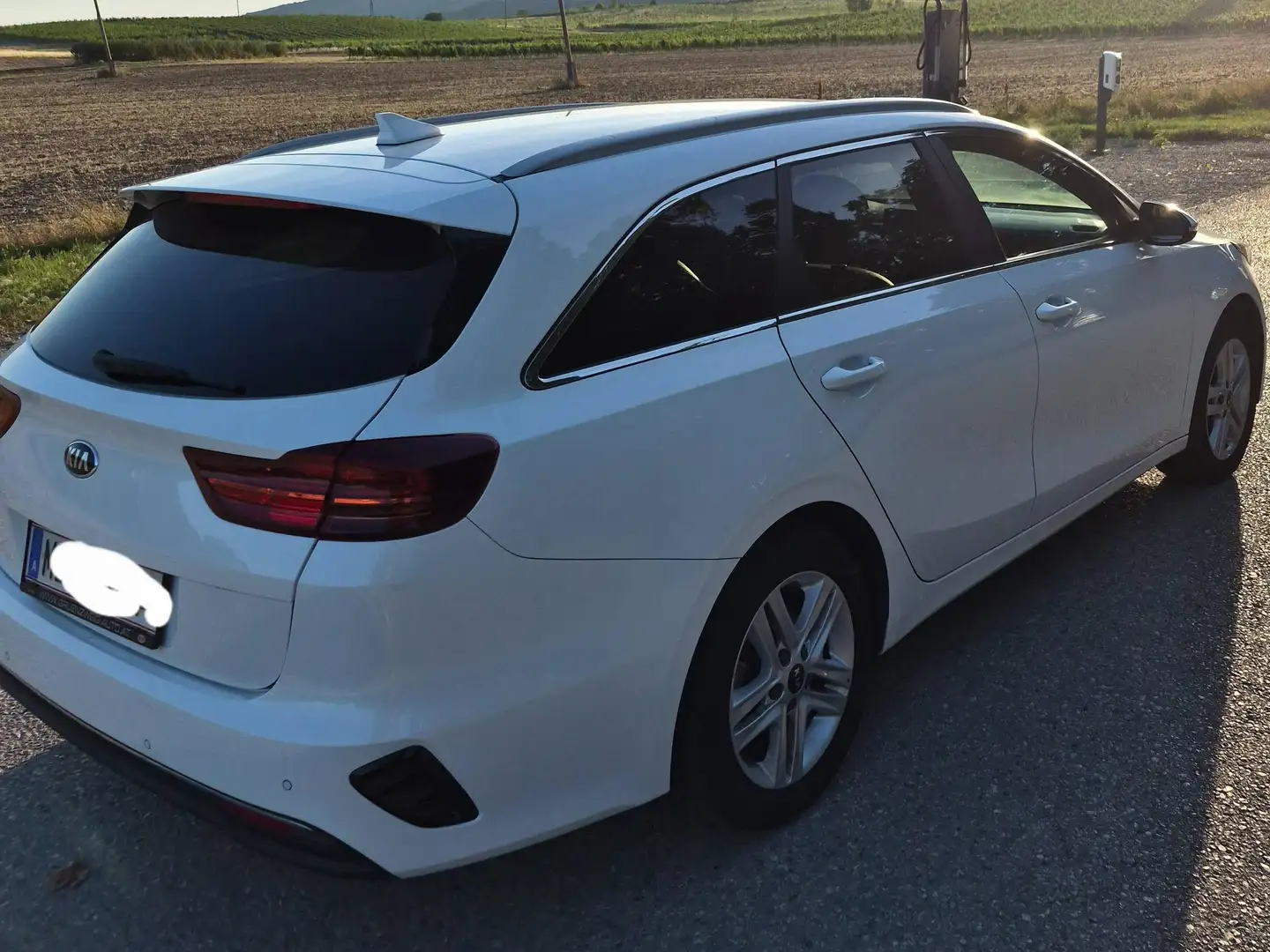 Kia Ceed / cee'd ceed 1,6 CRDi ISG Gold Gold Weiß - 2