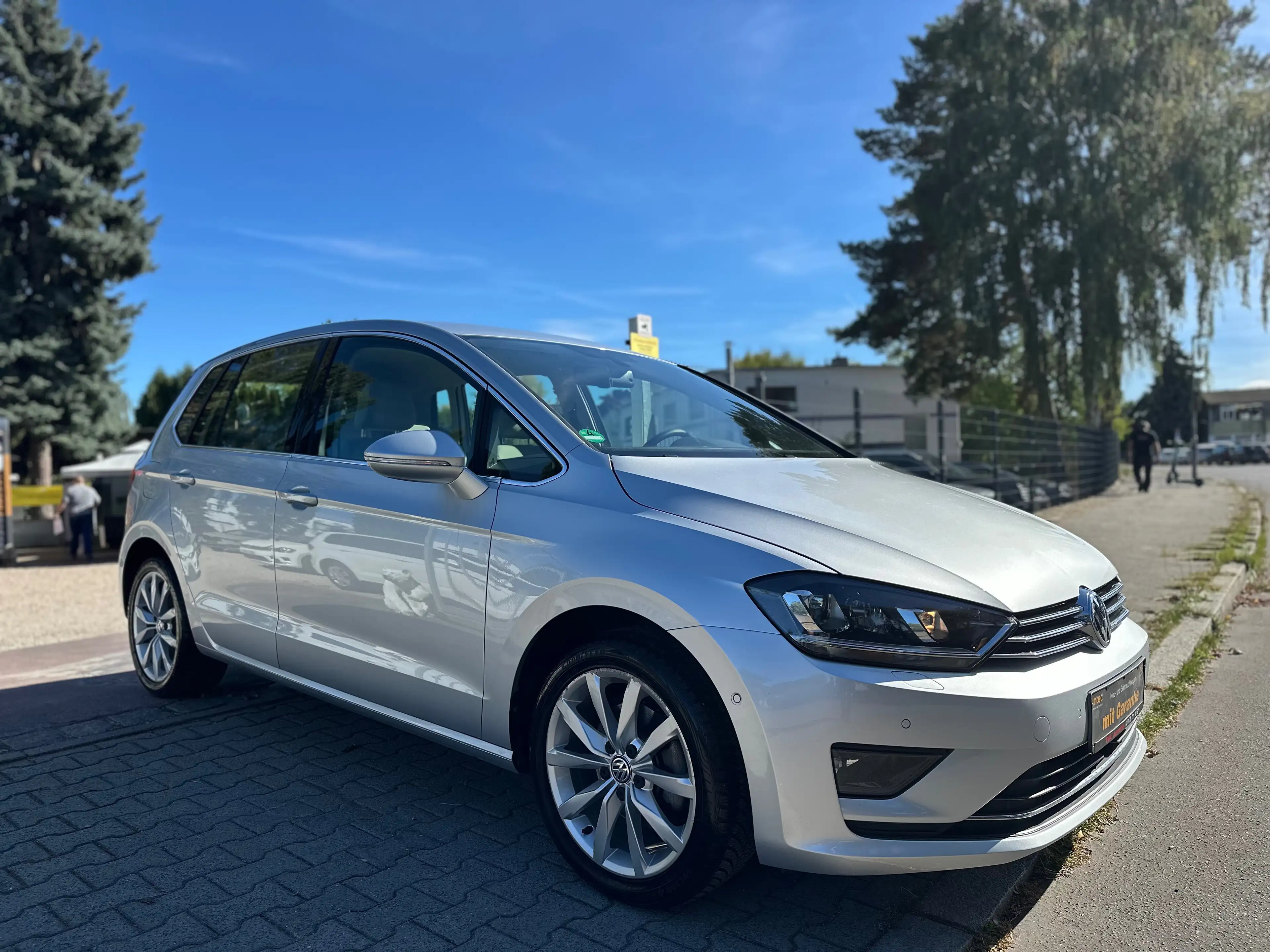 Volkswagen Golf Sportsvan Highline,33000 TKM,1.BESITZ,XENON,PDC,6.GANG,ALCANTARA,PARKTRONIK — photo 4