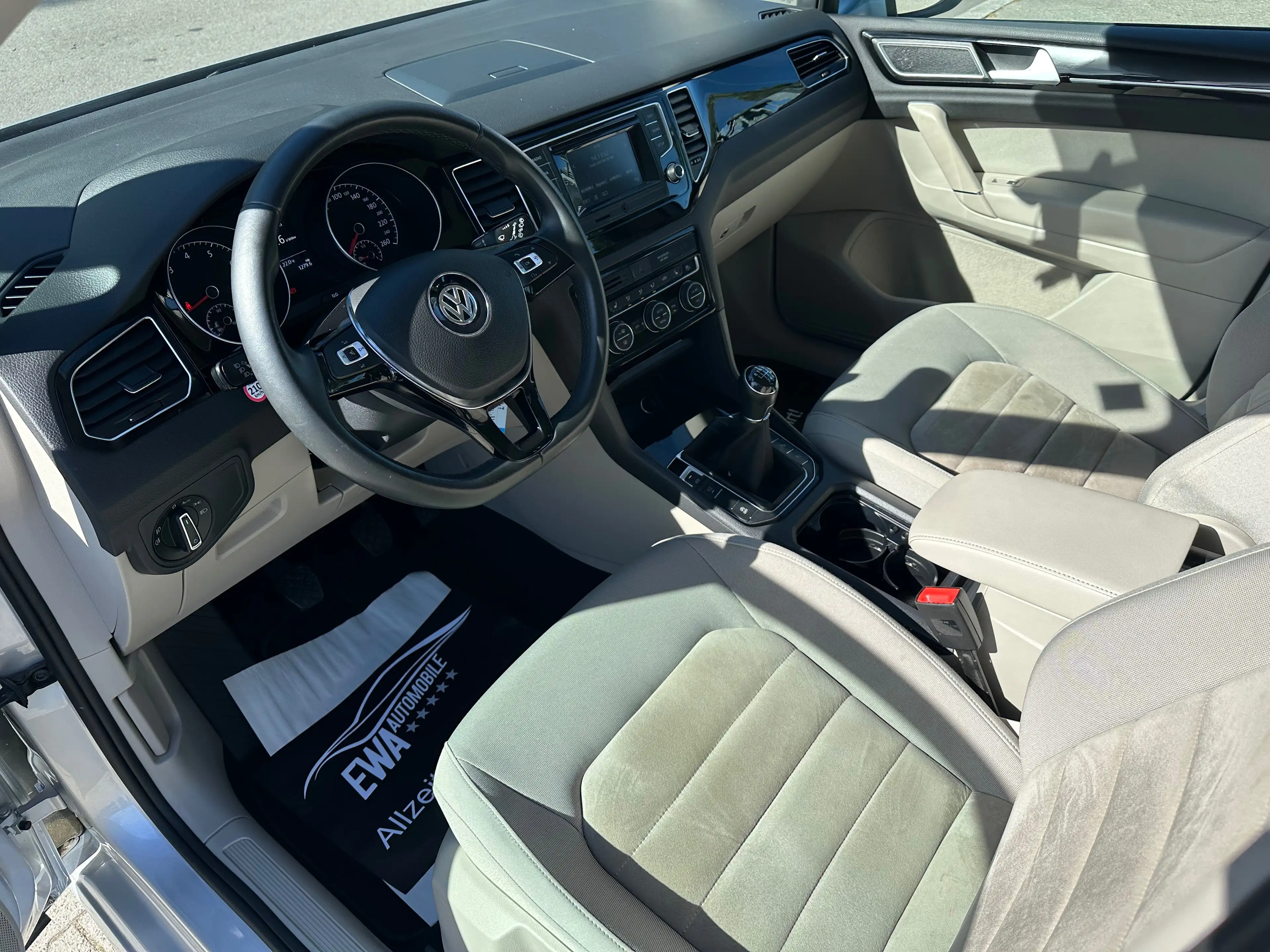 Volkswagen Golf Sportsvan Highline,33000 TKM,1.BESITZ,XENON,PDC,6.GANG,ALCANTARA,PARKTRONIK — photo 12