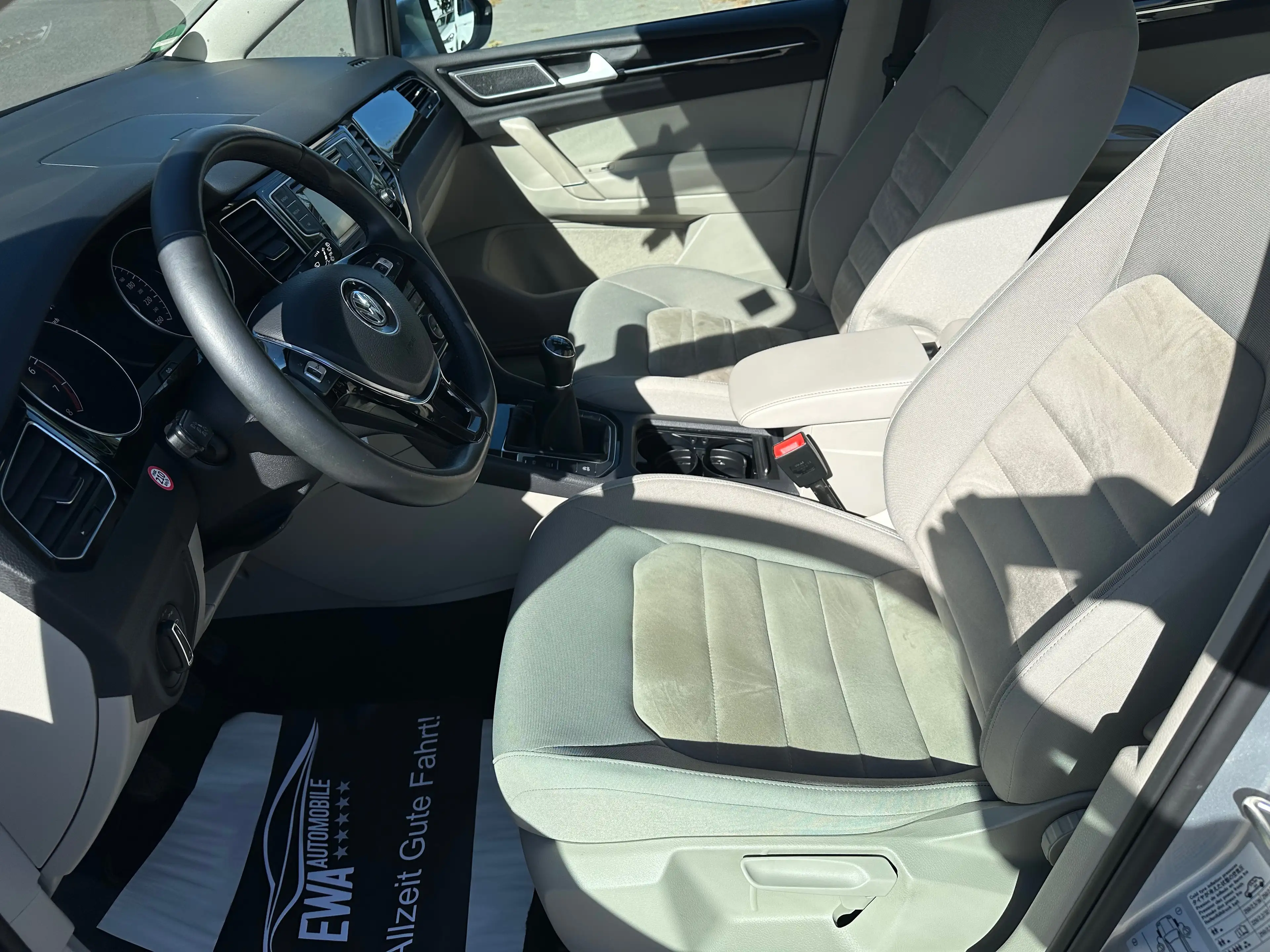 Volkswagen Golf Sportsvan Highline,33000 TKM,1.BESITZ,XENON,PDC,6.GANG,ALCANTARA,PARKTRONIK — photo 13
