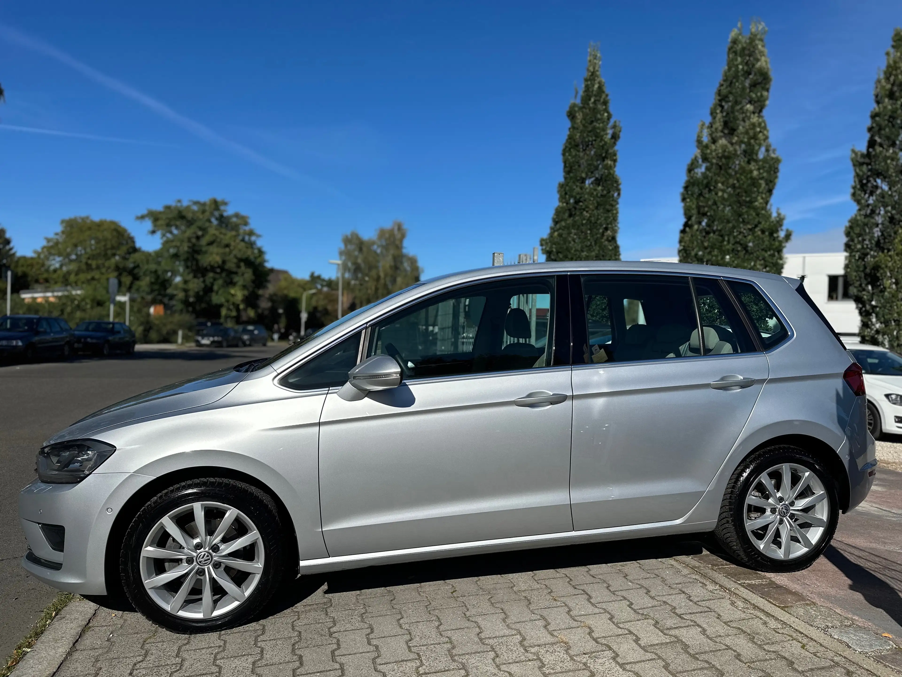 Volkswagen Golf Sportsvan Highline,33000 TKM,1.BESITZ,XENON,PDC,6.GANG,ALCANTARA,PARKTRONIK — photo 8