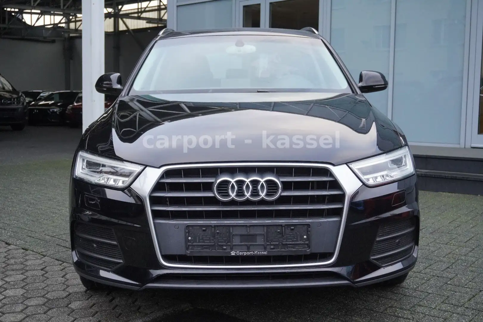 Audi Q3 basis Navi/Tempomat/LED Noir - 2