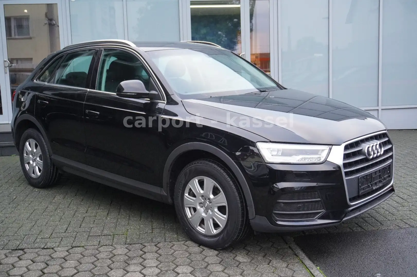 Audi Q3 basis Navi/Tempomat/LED Noir - 1