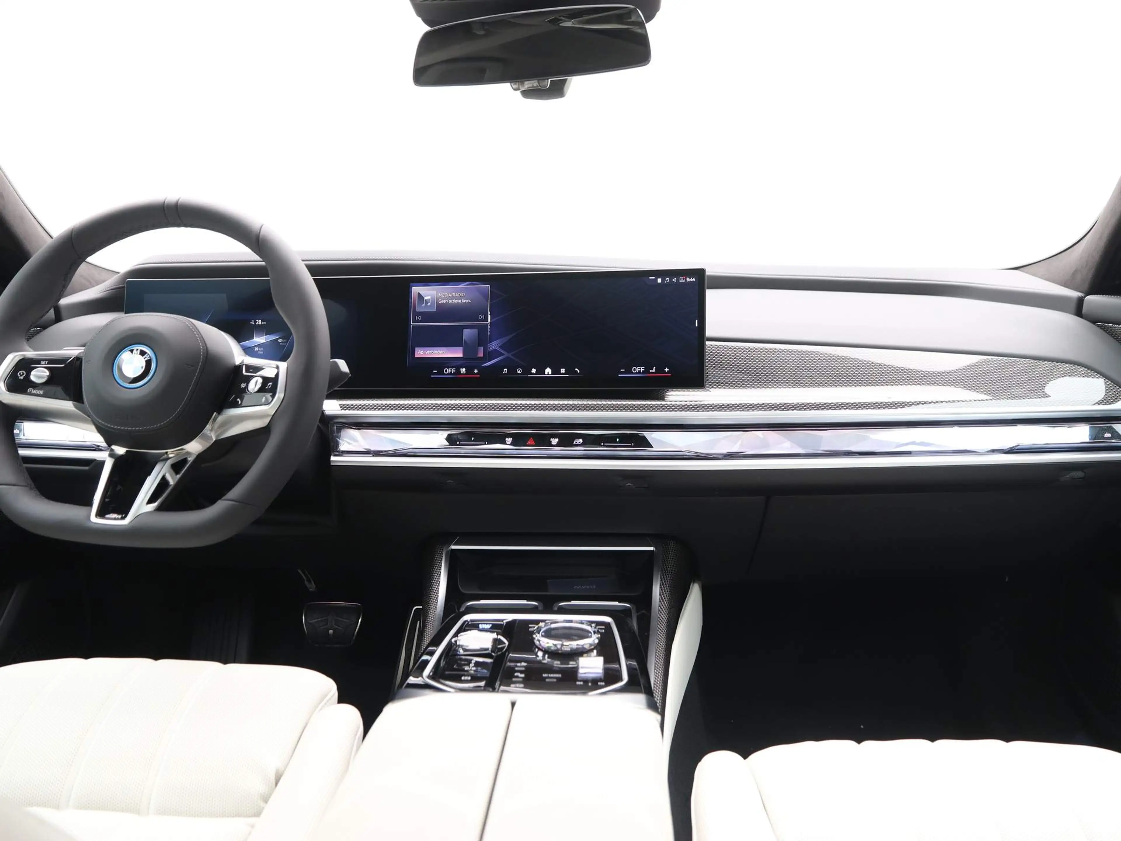 BMW i7 xDrive60 Privilege Edition 106 kWh M Sportpakket P — photo 13