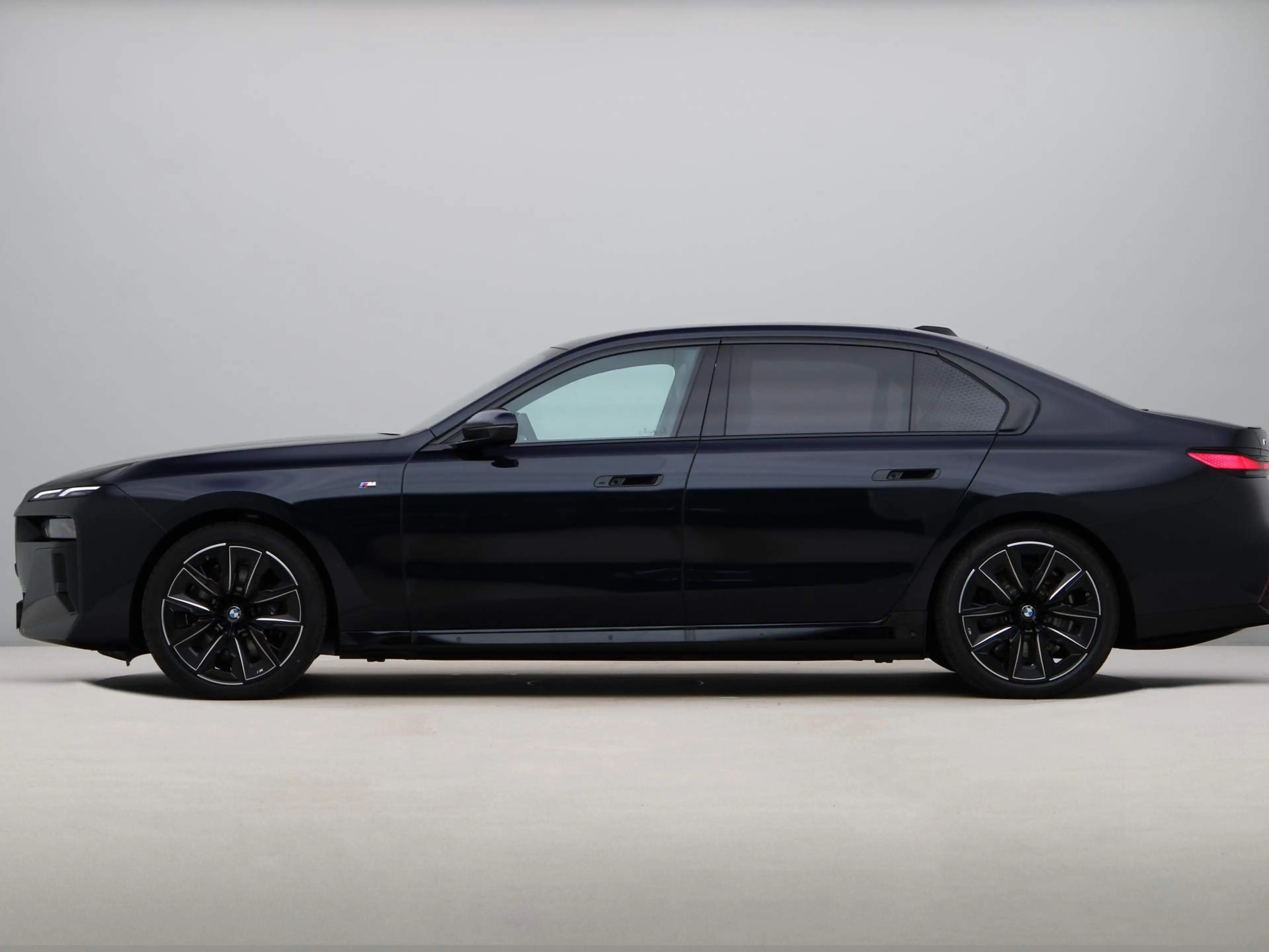 BMW i7 xDrive60 Privilege Edition 106 kWh M Sportpakket P — photo 12