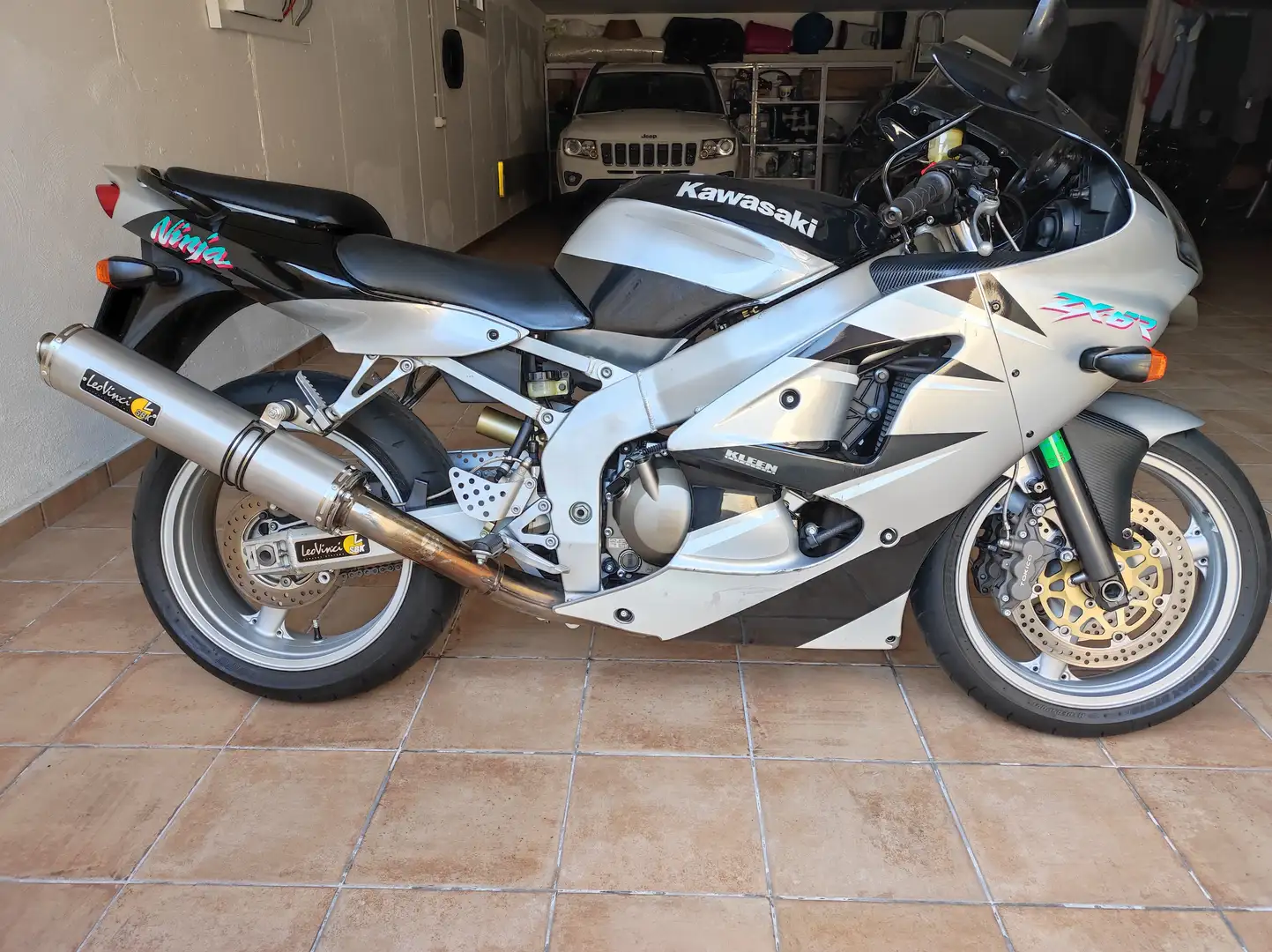 Kawasaki Ninja ZX-6R Plateado - 2