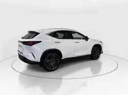 Lexus NX снимка Lexus NX