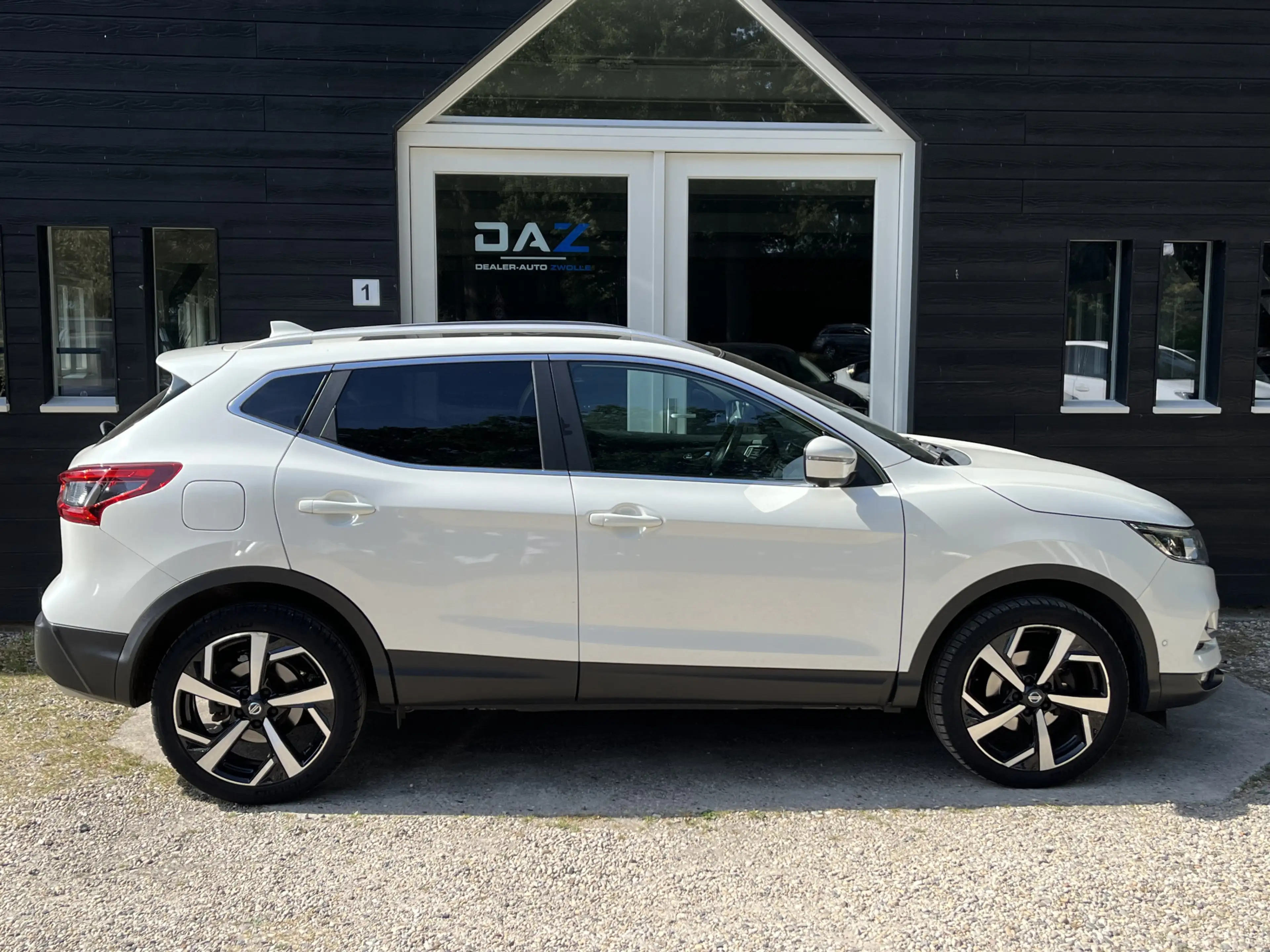 Nissan Qashqai 1.2 Tekna + Ecc/Navi/Pano/Trekhaak — photo 2