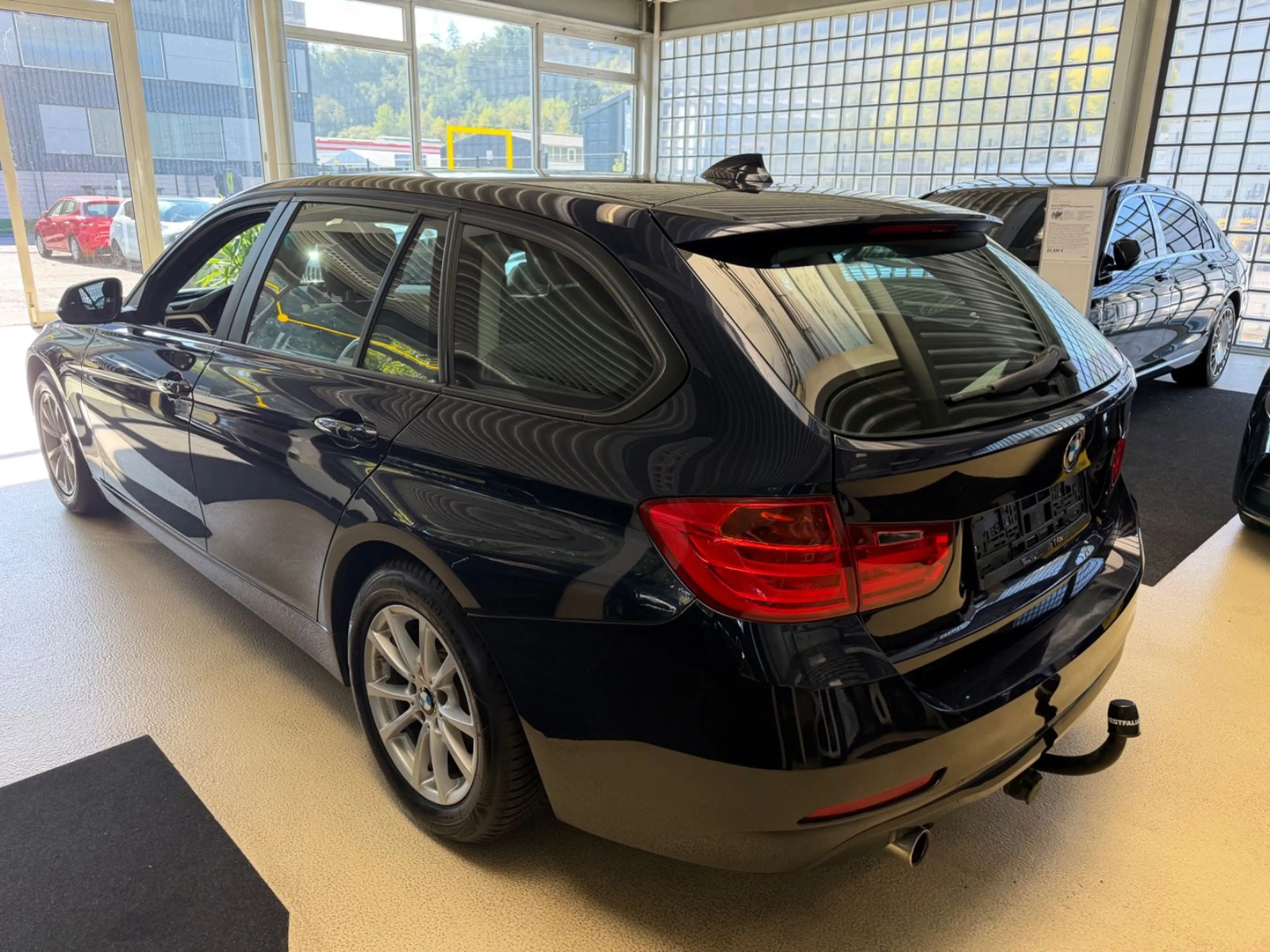 BMW 318 3 Touring 318 d — photo 6