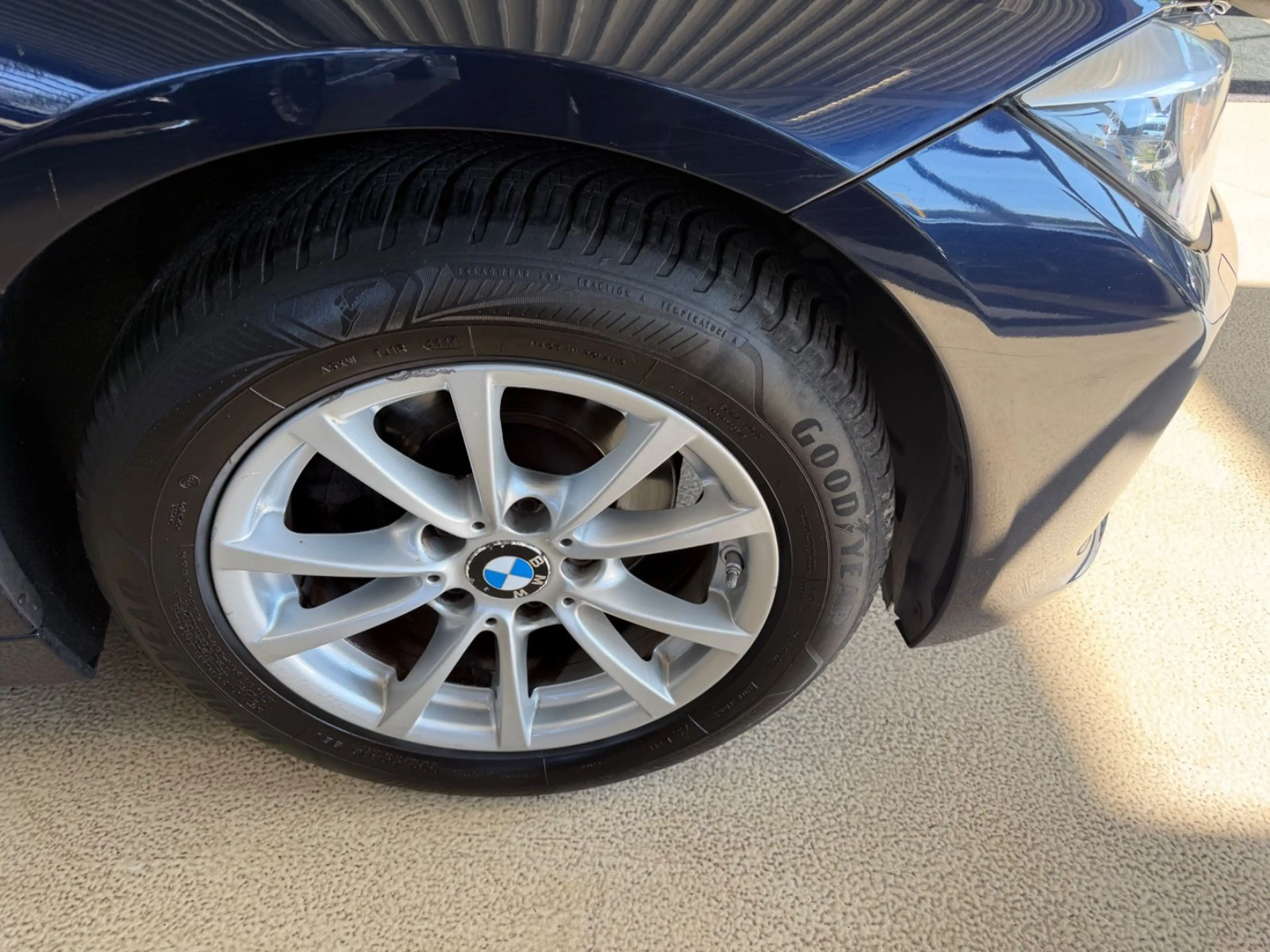 BMW 318 3 Touring 318 d — photo 13