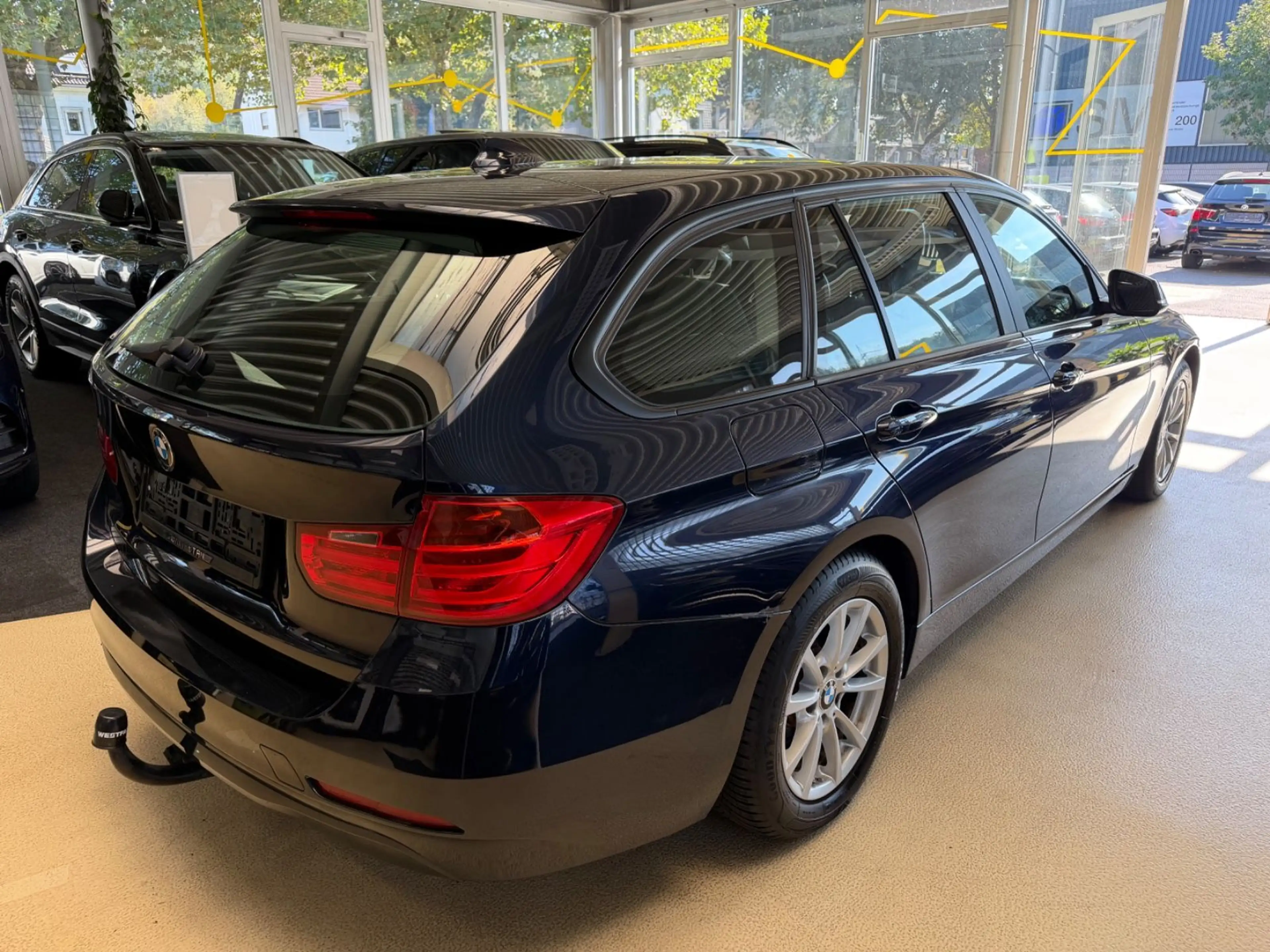 BMW 318 3 Touring 318 d — photo 4