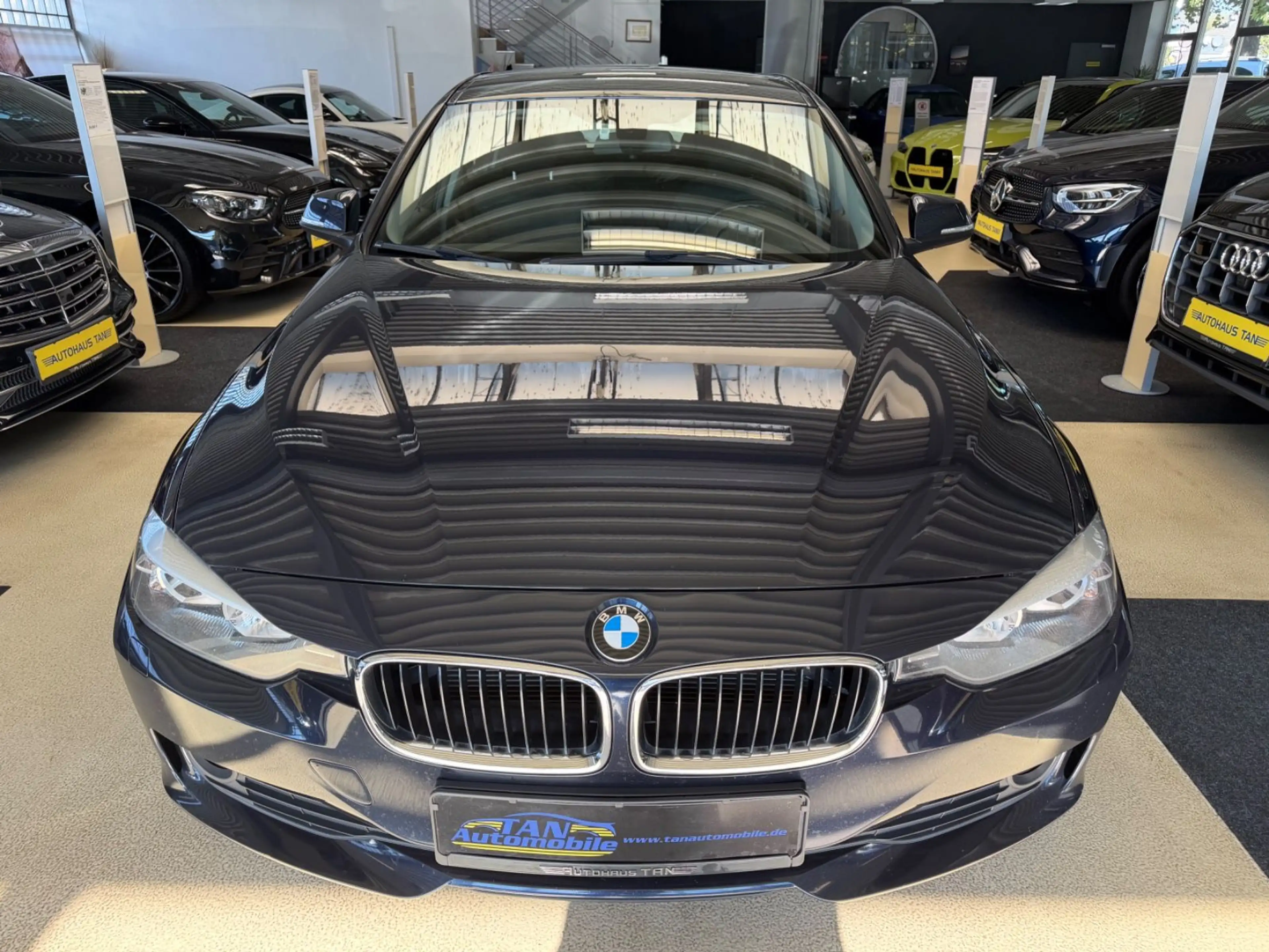 BMW 318 3 Touring 318 d — photo 8
