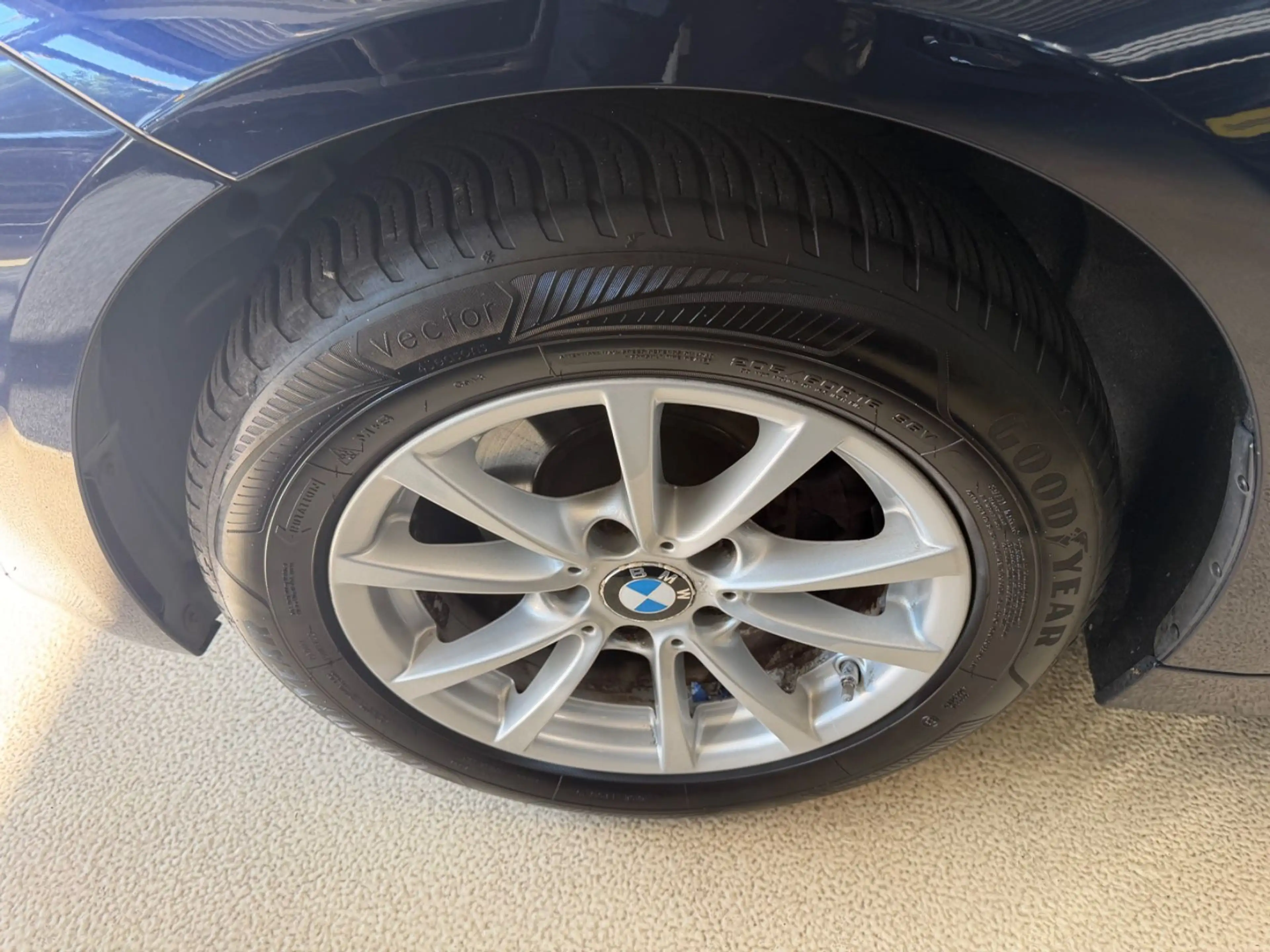 BMW 318 3 Touring 318 d — photo 11