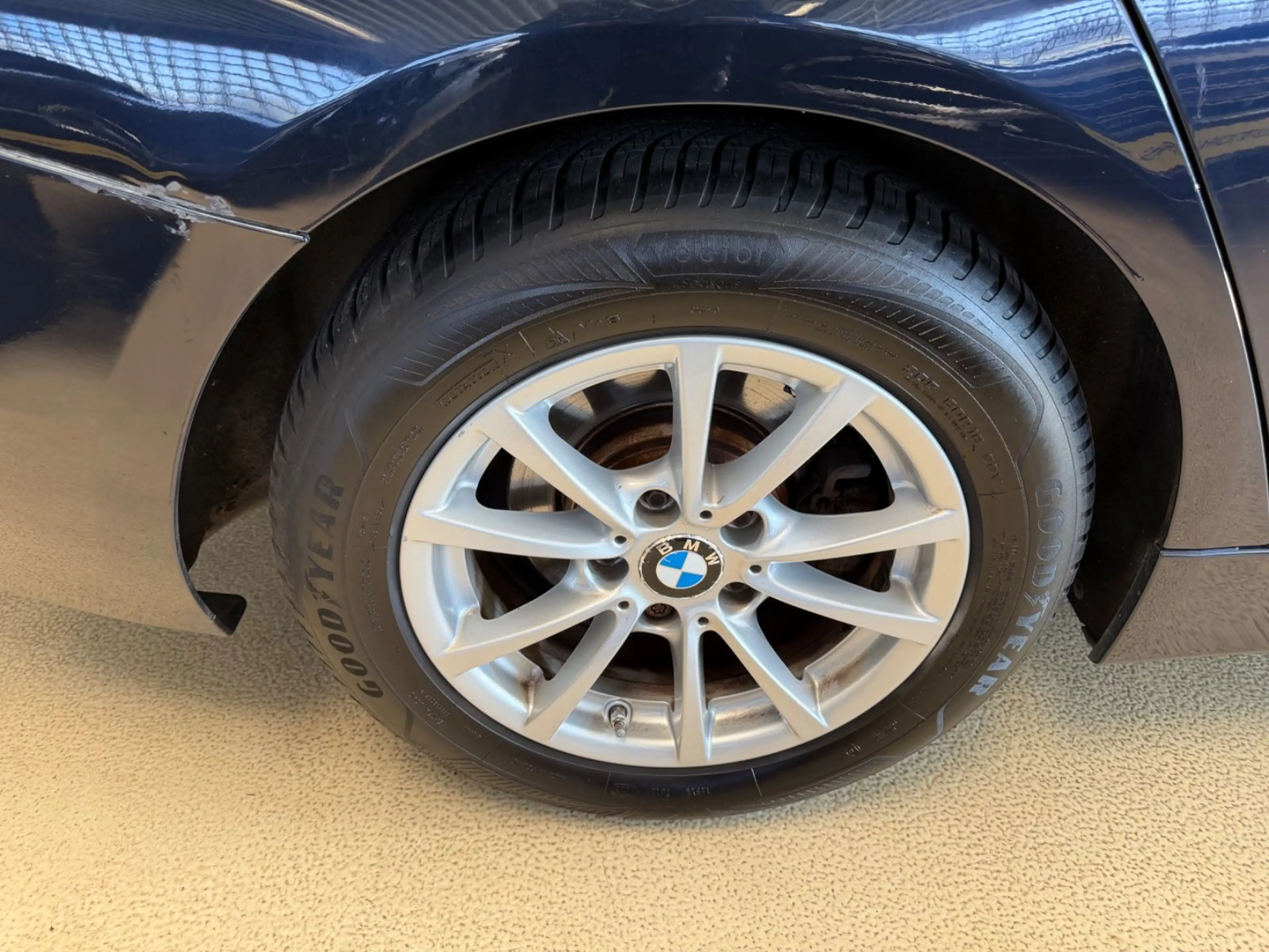BMW 318 3 Touring 318 d — photo 14