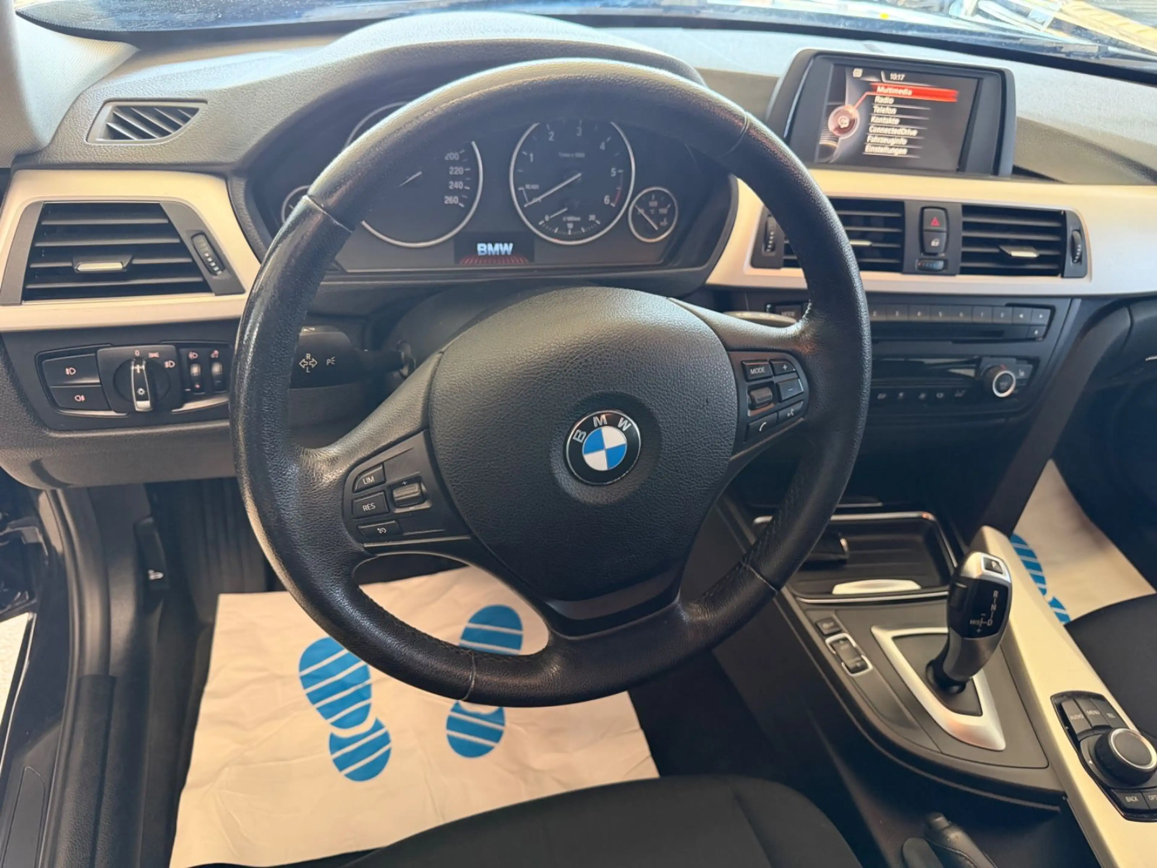 BMW 318 3 Touring 318 d — photo 15