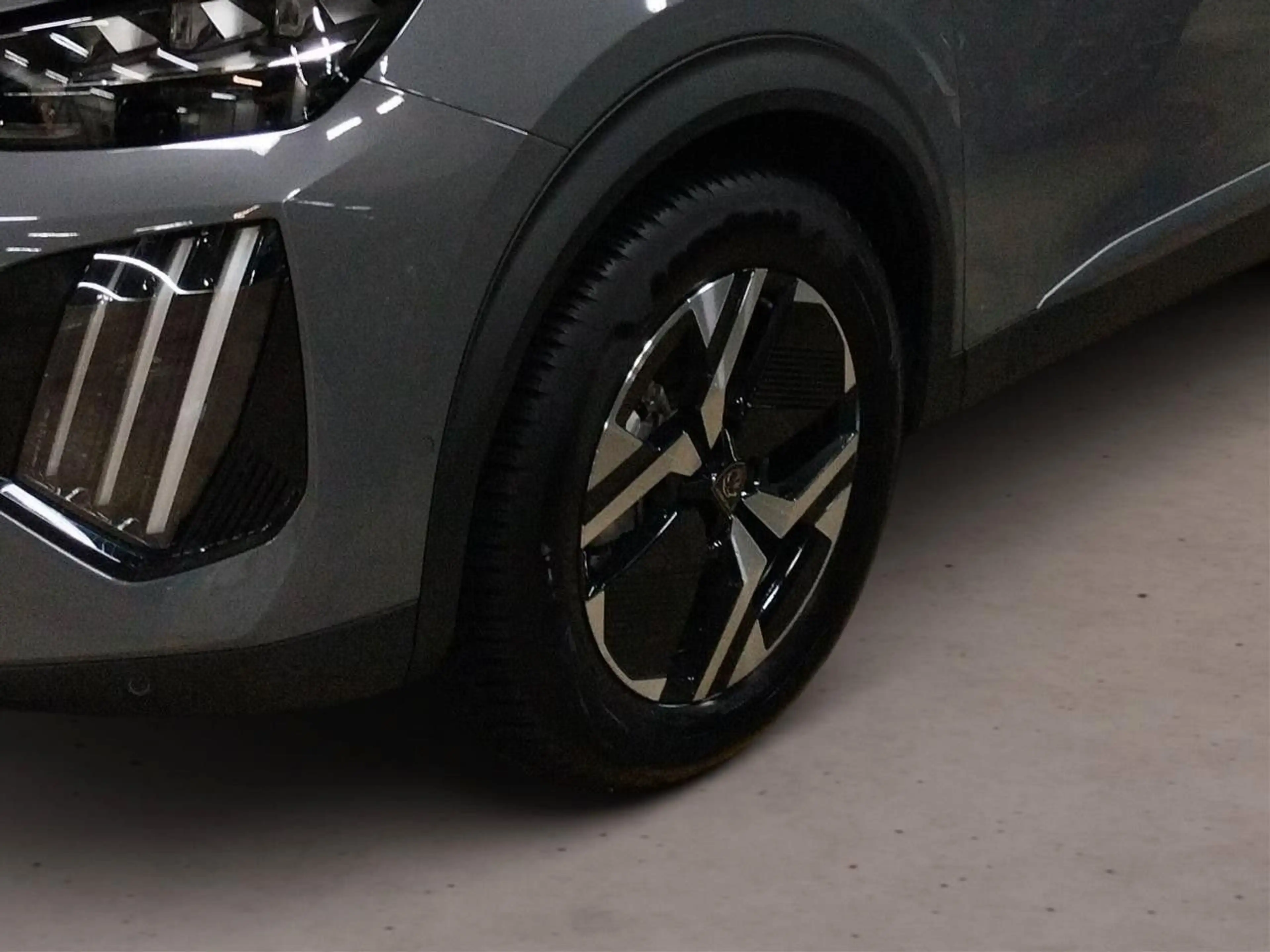Peugeot 2008 GT HYBRID 145 e-DSC6*360°KAM*MATRIX* — photo 8