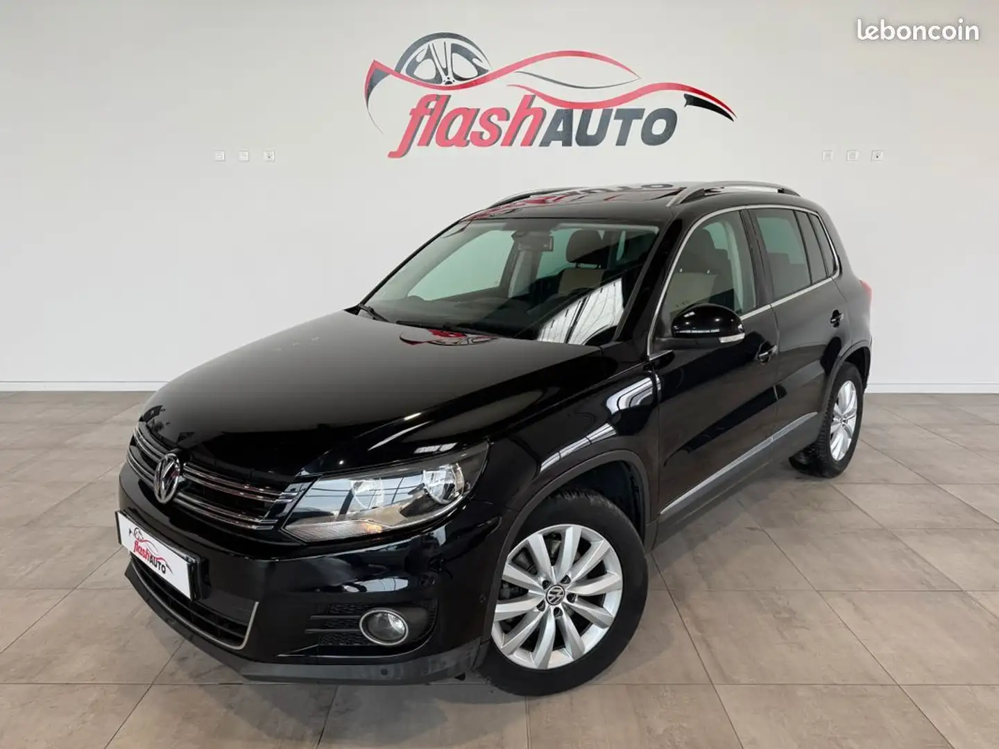 Volkswagen Tiguan PHASE 2 2.0 TDi BlueMotion 140cv-2015 Negru - 1