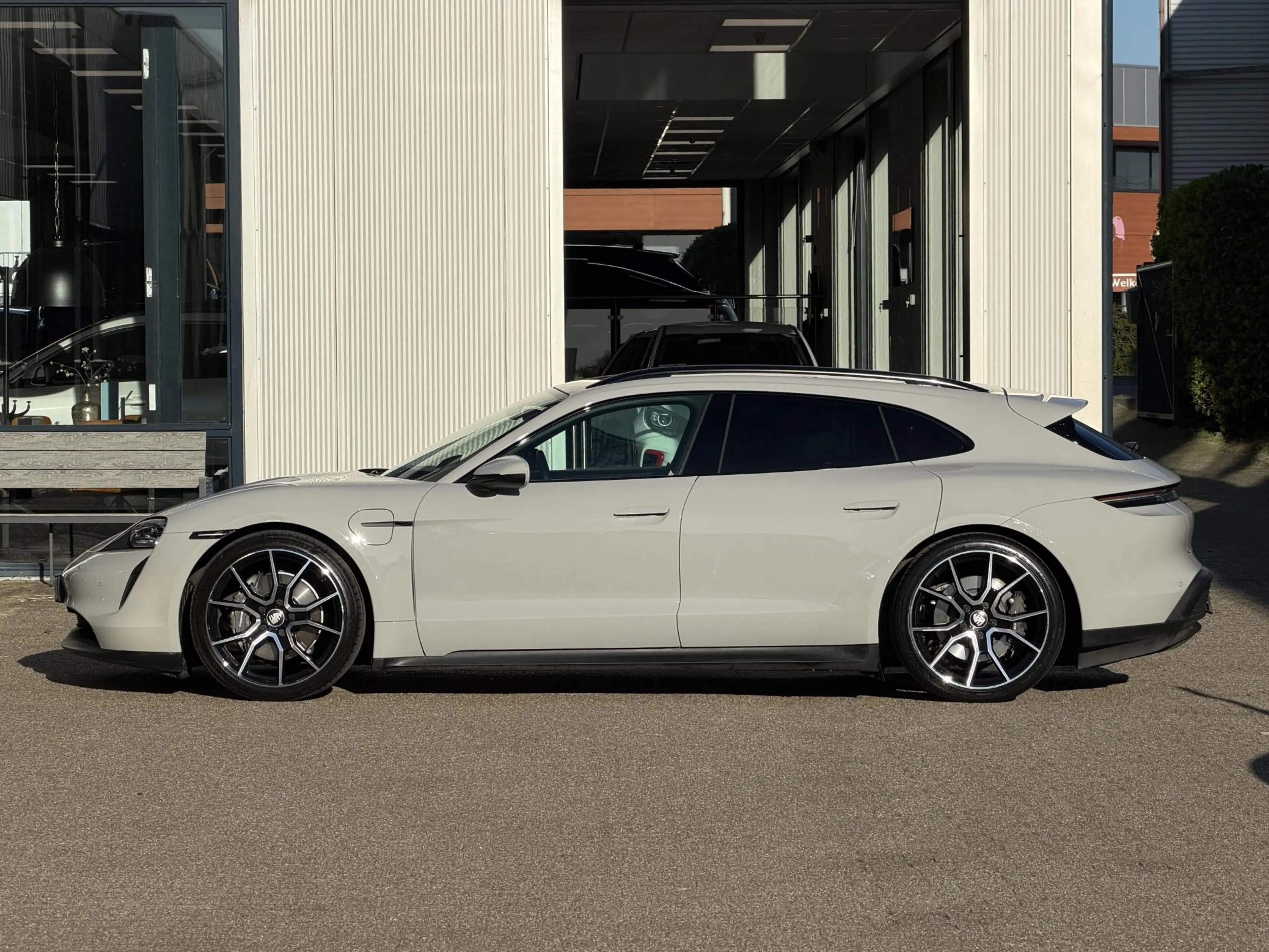 Porsche Taycan Sport Turismo 93kWh 476pk NL-auto / BTW / Porsche — photo 8