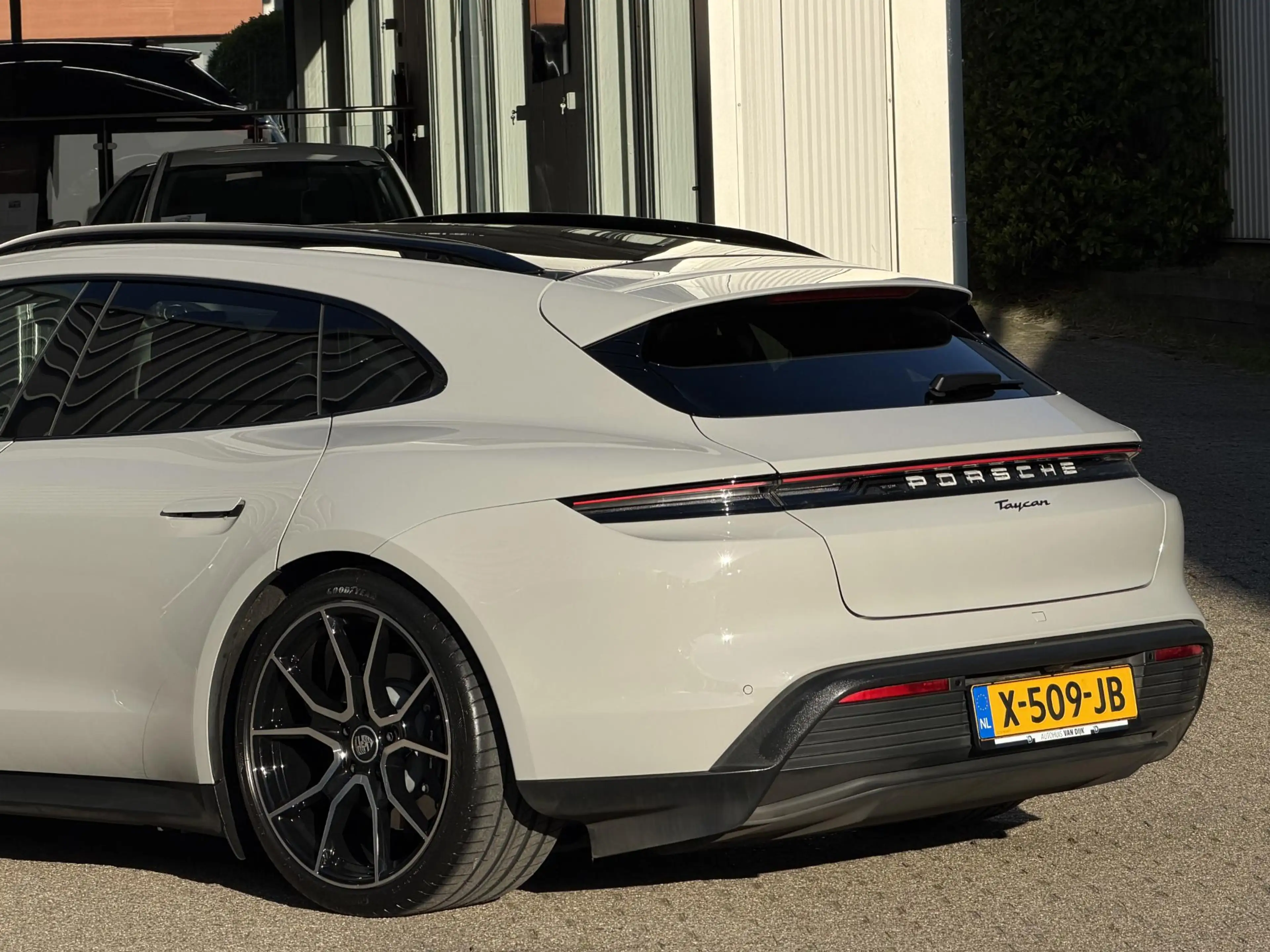 Porsche Taycan Sport Turismo 93kWh 476pk NL-auto / BTW / Porsche — photo 6