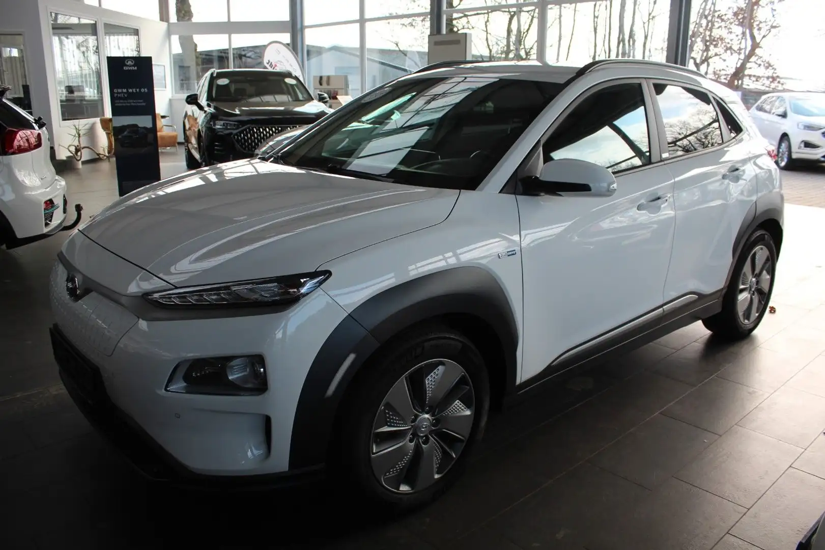 Hyundai KONA Premium 64 kWh (Leder, Head Up) Weiß - 1