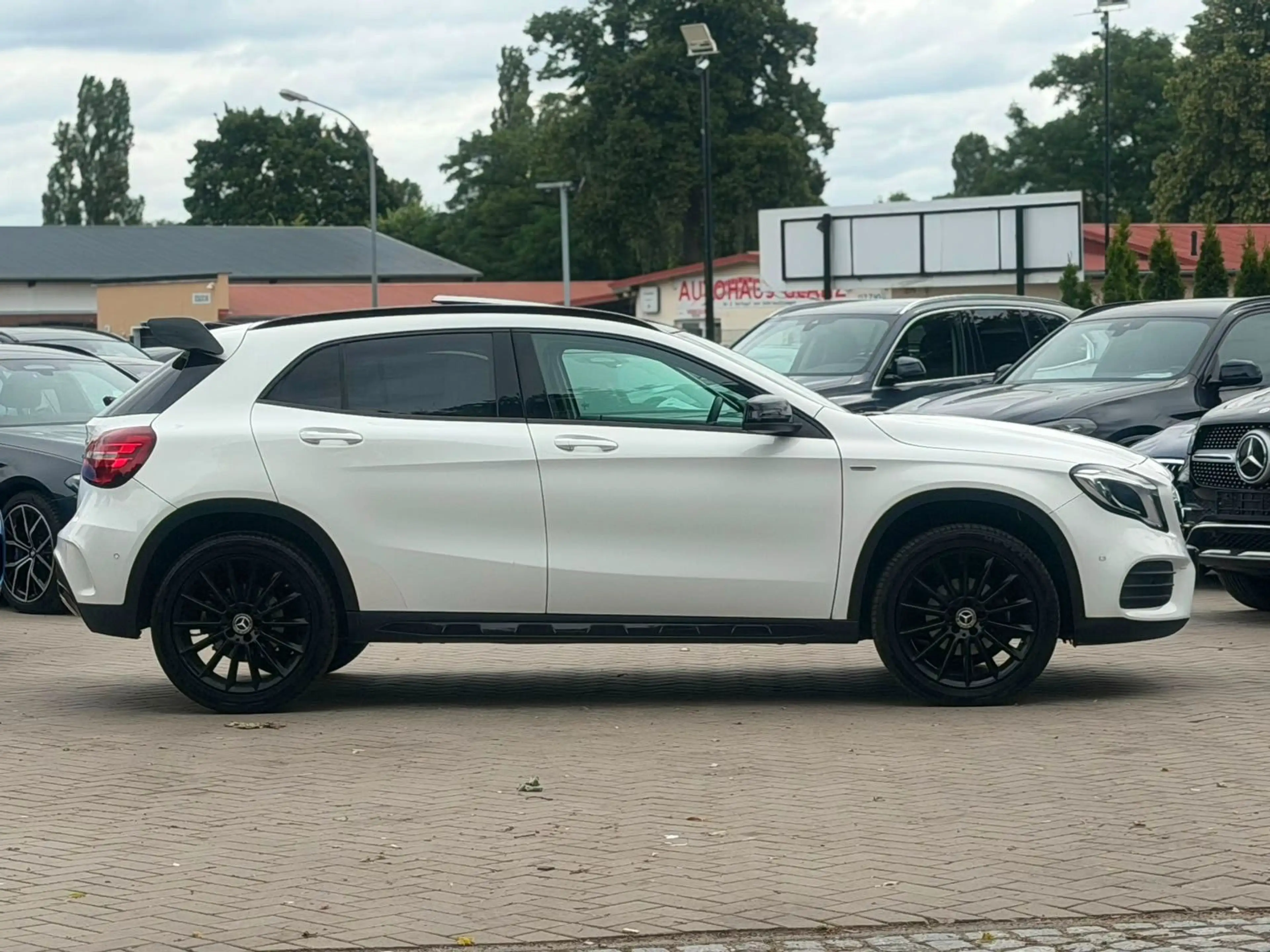 Mercedes-Benz GLA 220 d CDI 4Matic AMG Night Paket*CAM*PANO — photo 6