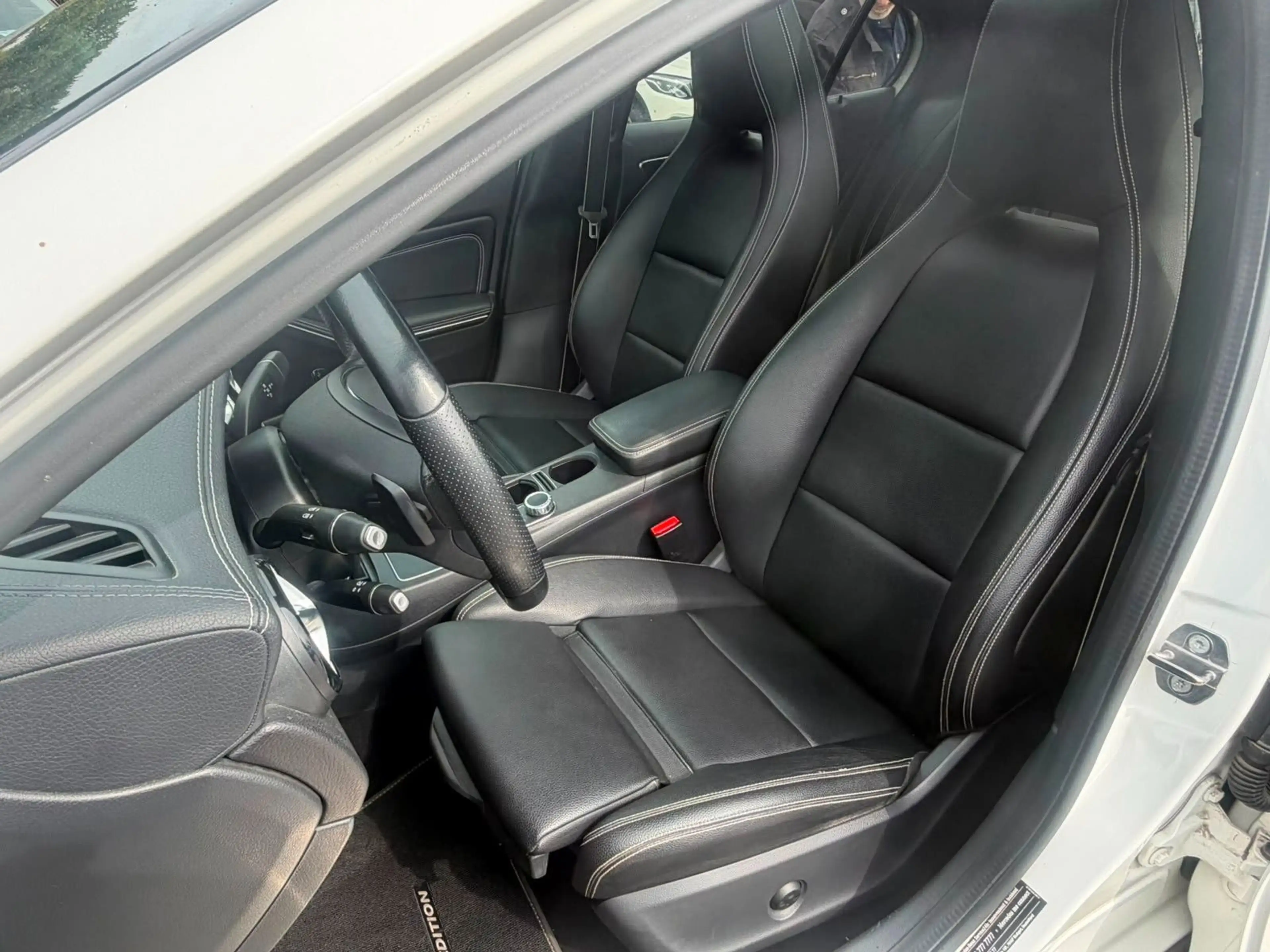 Mercedes-Benz GLA 220 d CDI 4Matic AMG Night Paket*CAM*PANO — photo 9