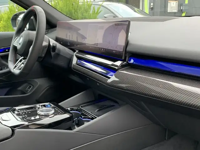 BMW i5 M60 xDrive*CARBON*PANO*AHK*SITZKLIMA*B&W*ACC*21'' Ansicht 22