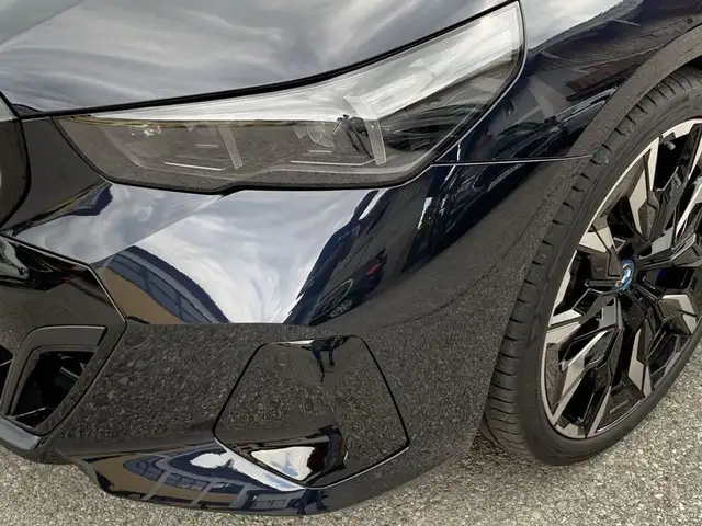 BMW i5 M60 xDrive*CARBON*PANO*AHK*SITZKLIMA*B&W*ACC*21'' Ansicht 25