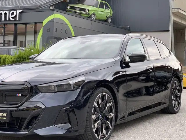 BMW i5 M60 xDrive*CARBON*PANO*AHK*SITZKLIMA*B&W*ACC*21'' Ansicht 24