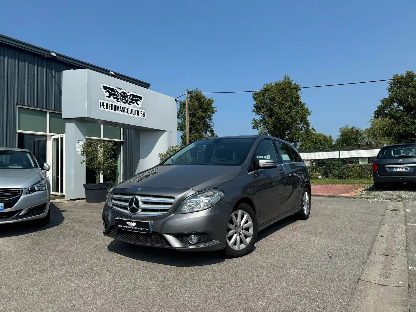 Mercedes-Benz B 180 CDI BlueEFFICIENCY 7-G DCT A Gris - 1