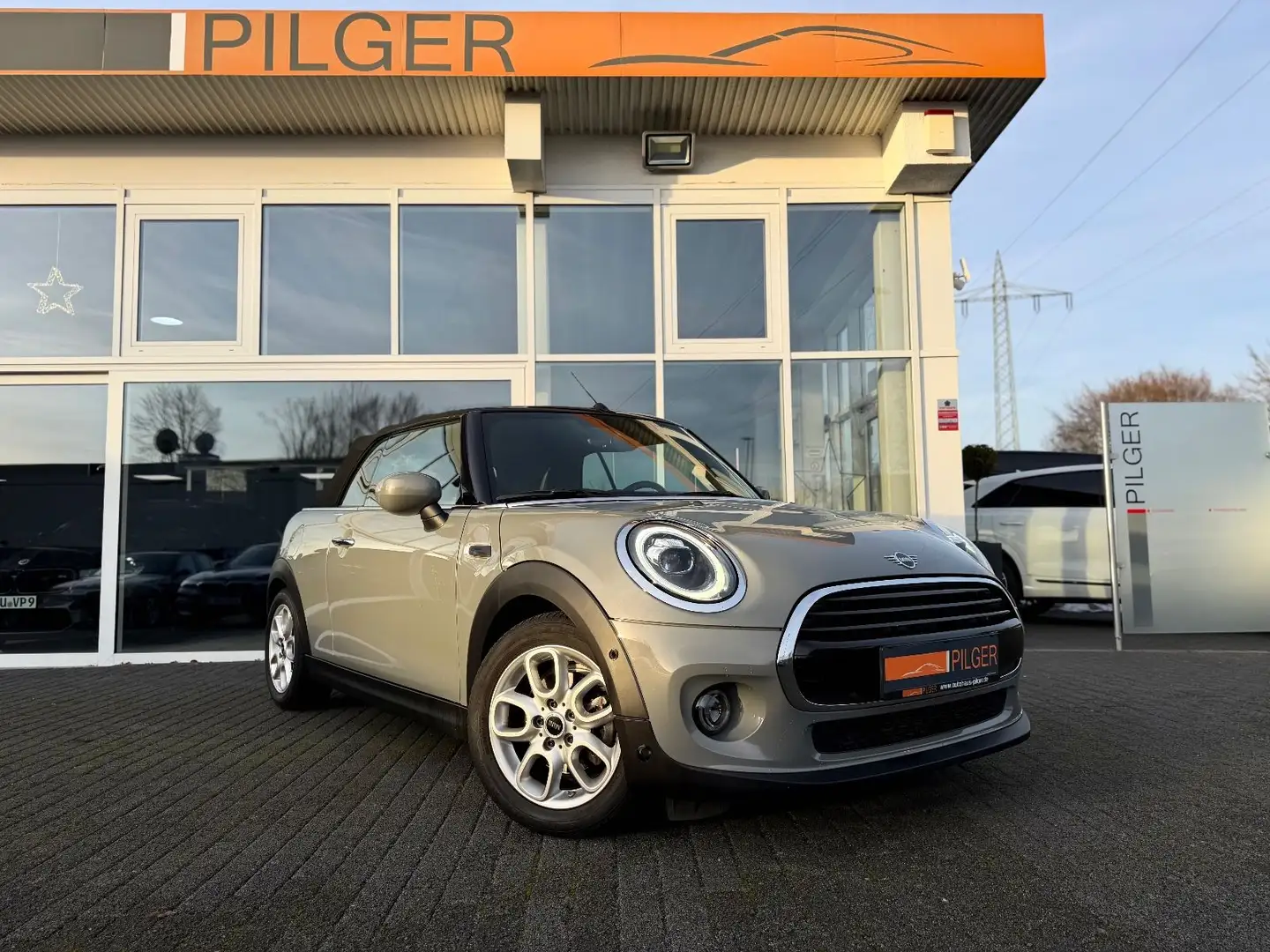 MINI Cooper Cabrio JCW-Sitze*Shz*Temp*LED*CarPlay*DAB Grau - 1