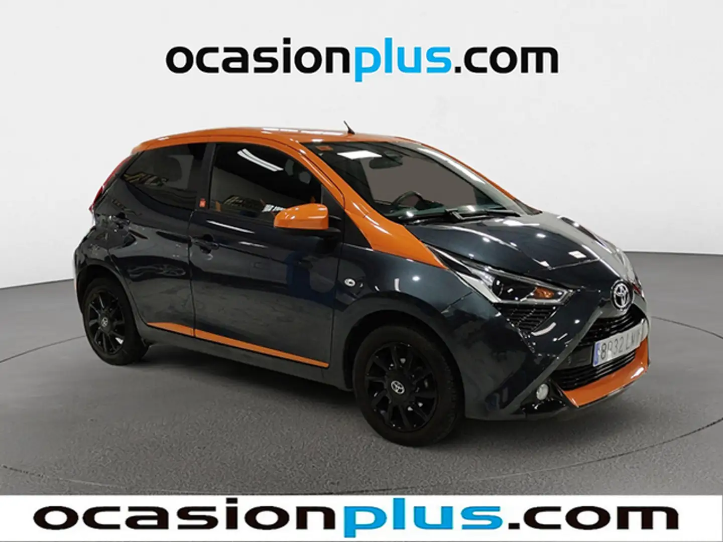 Toyota Aygo 70 x-cite x-shift Gris - 2