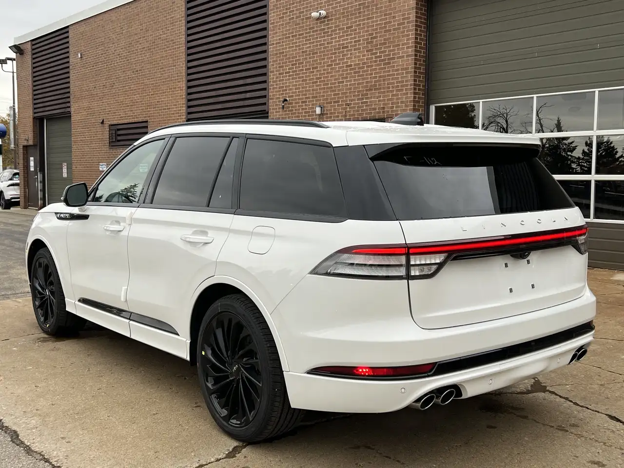 Lincoln Aviator снимка Lincoln Aviator