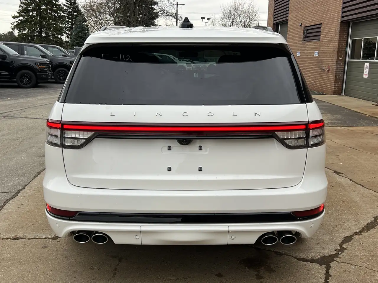 Lincoln Aviator снимка Lincoln Aviator